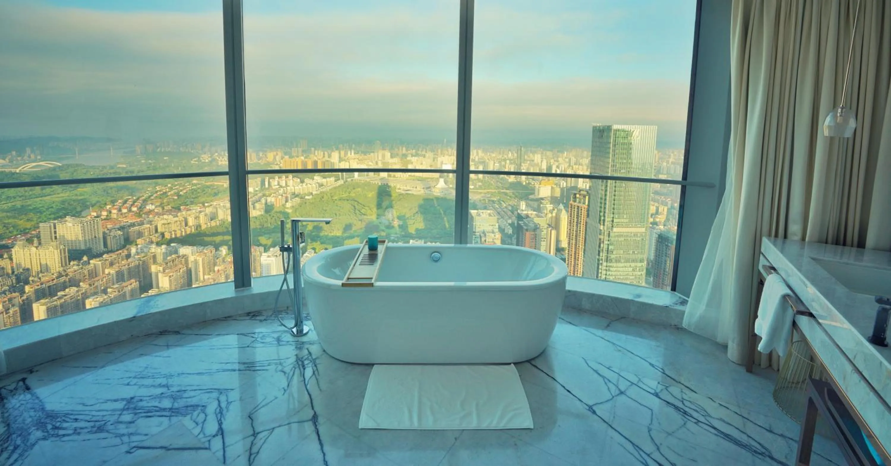 Bathroom in Na Lotus Hotel, a Luxury Collection Hotel, Nanning