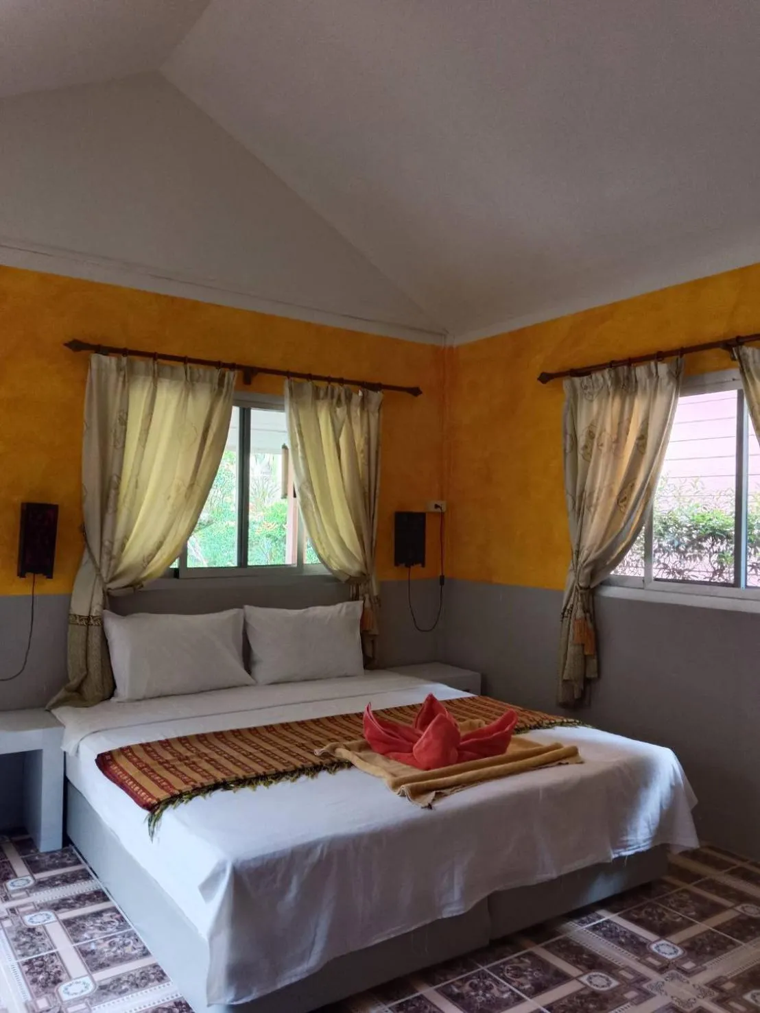 Bed in Ban Elephant Blanc Bungalow