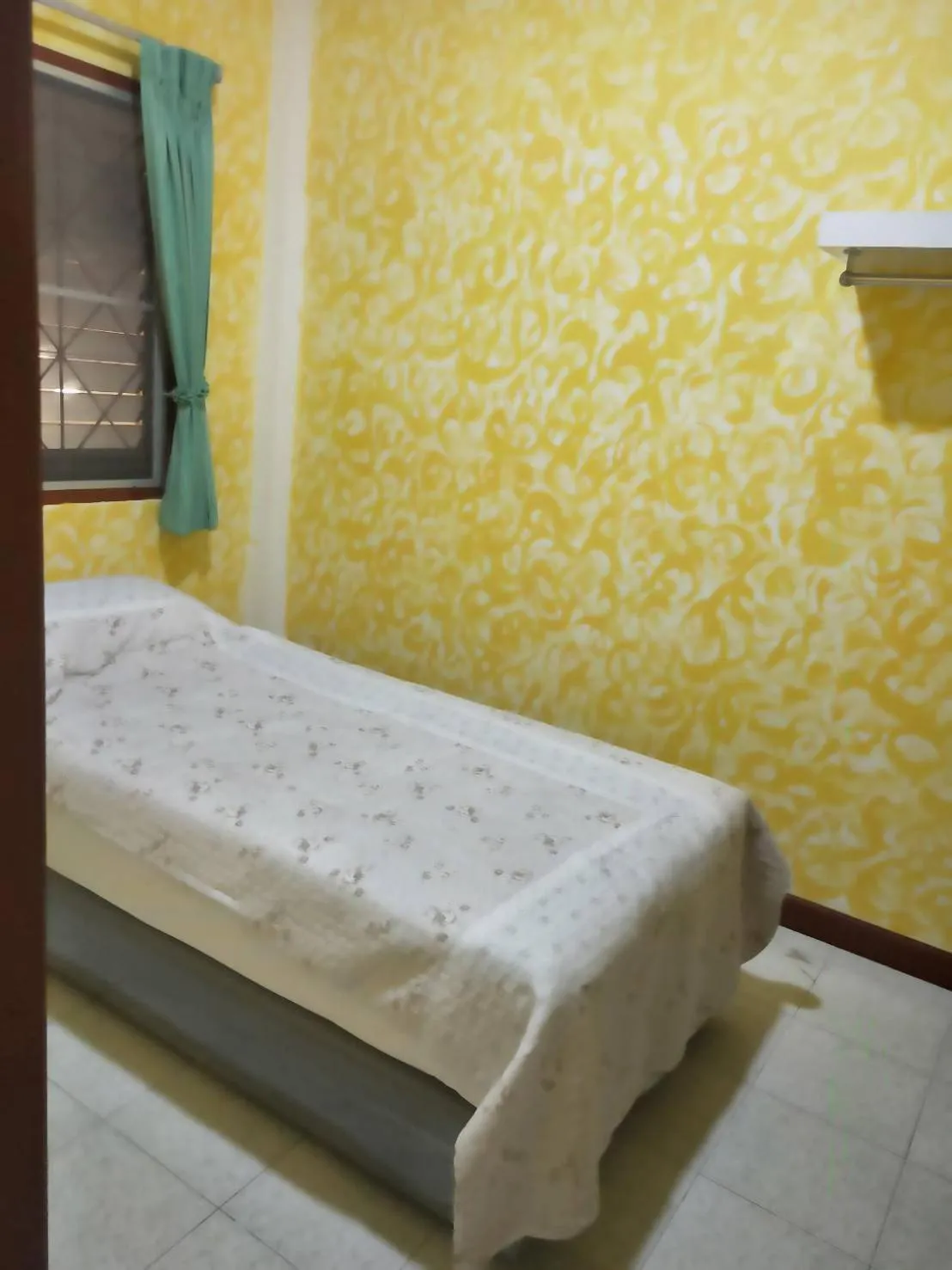 Bed in Ban Elephant Blanc Bungalow