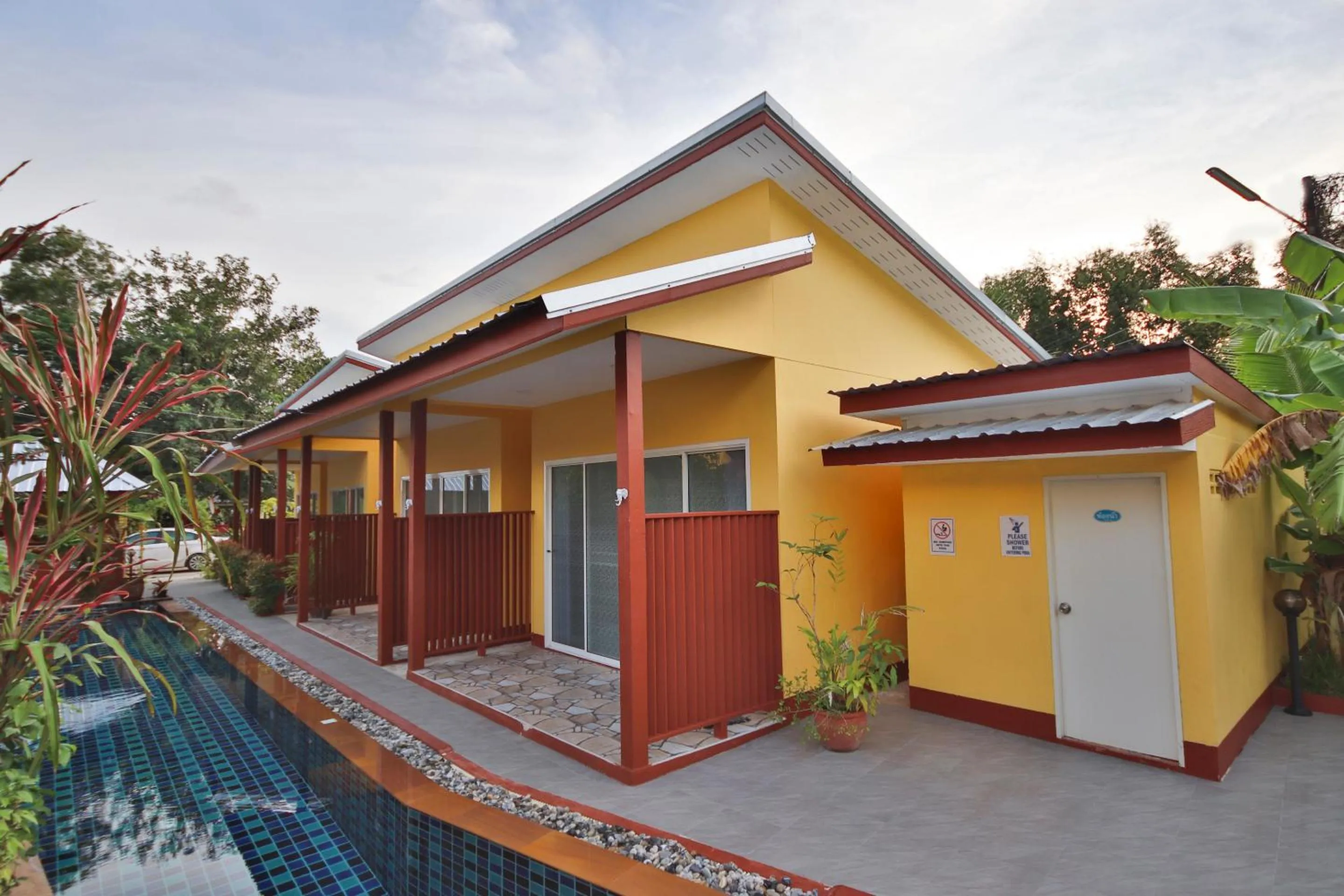Swimming pool in Ban Elephant Blanc Bungalow