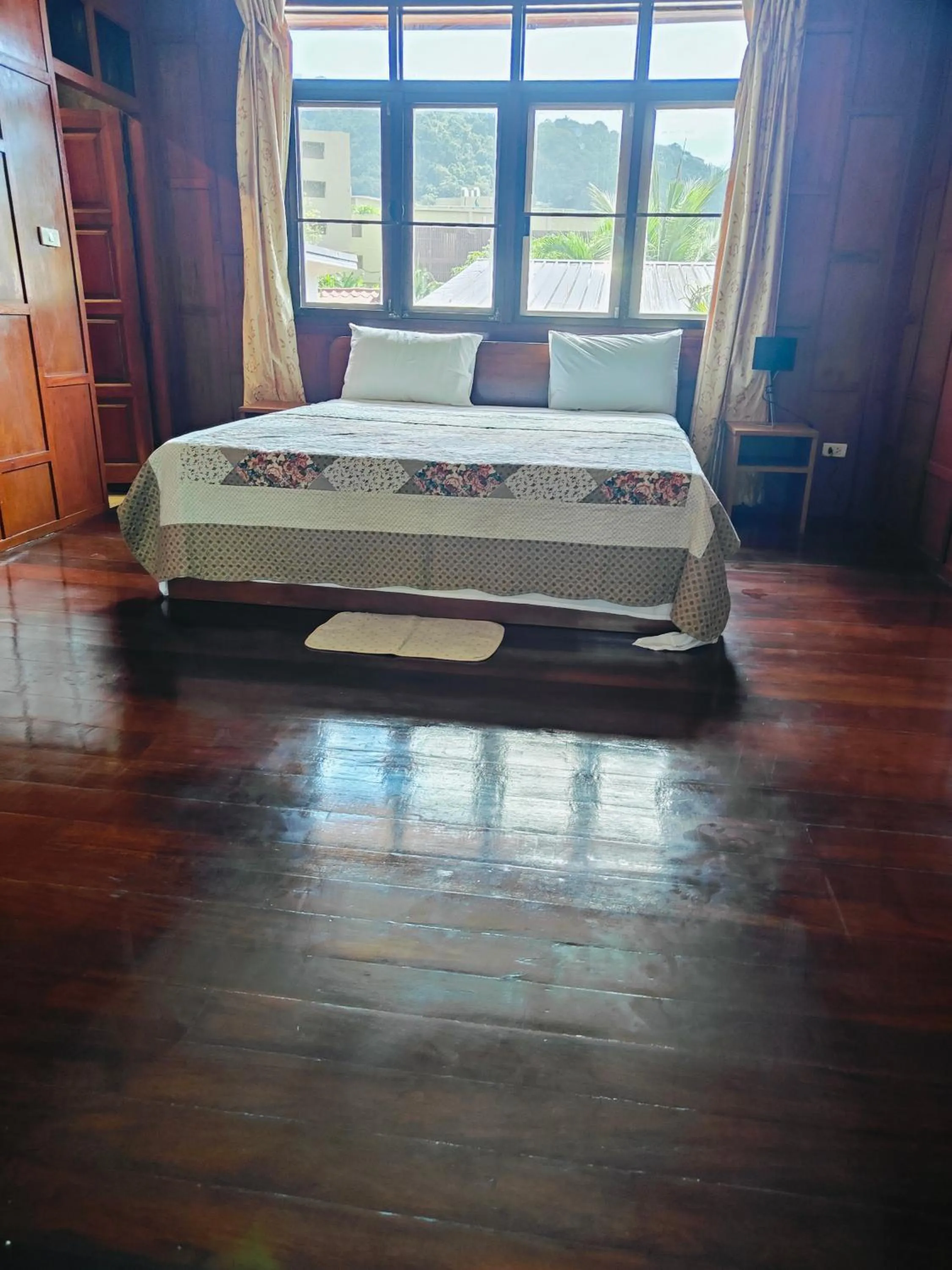 Bed in Ban Elephant Blanc Bungalow