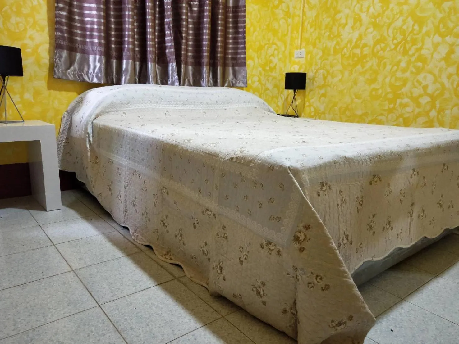 Bed in Ban Elephant Blanc Bungalow