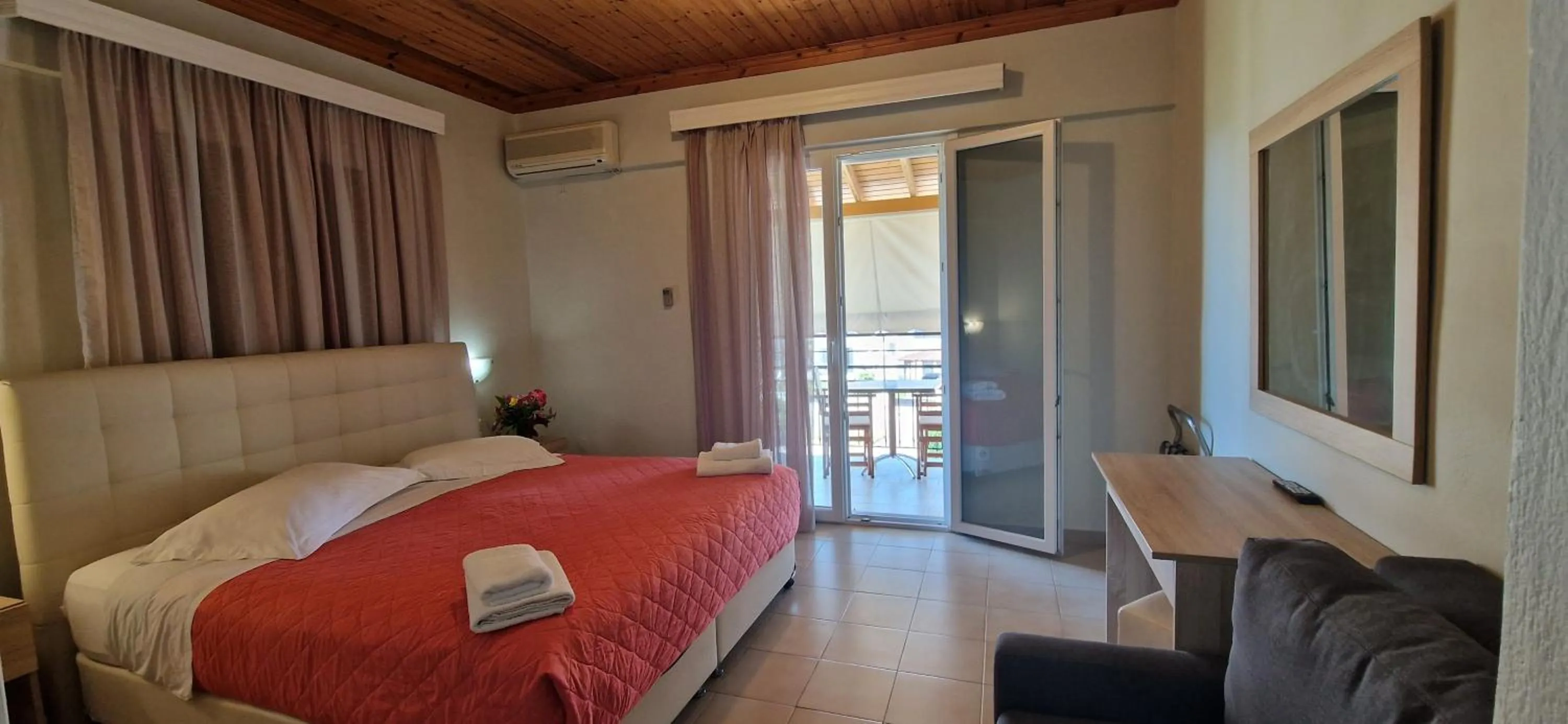 Bed in Christina Studios