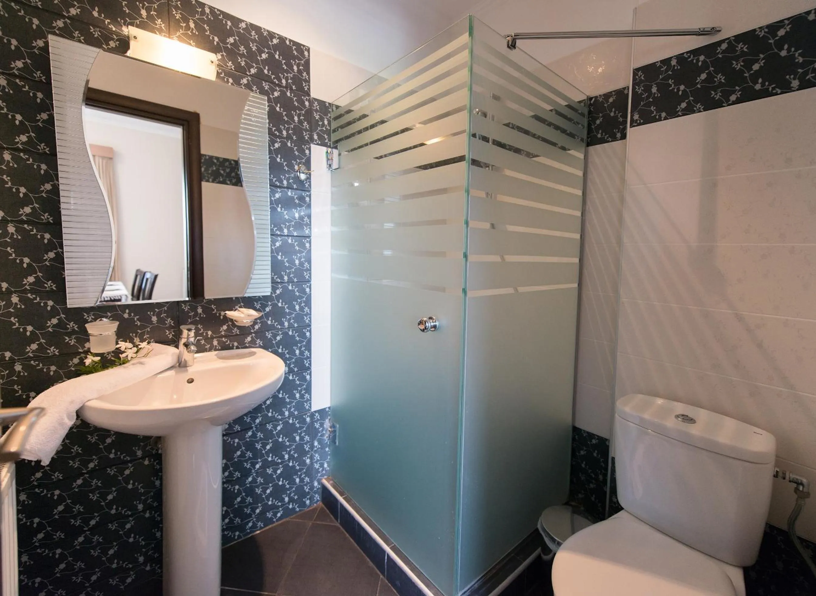 Shower in Christina Studios