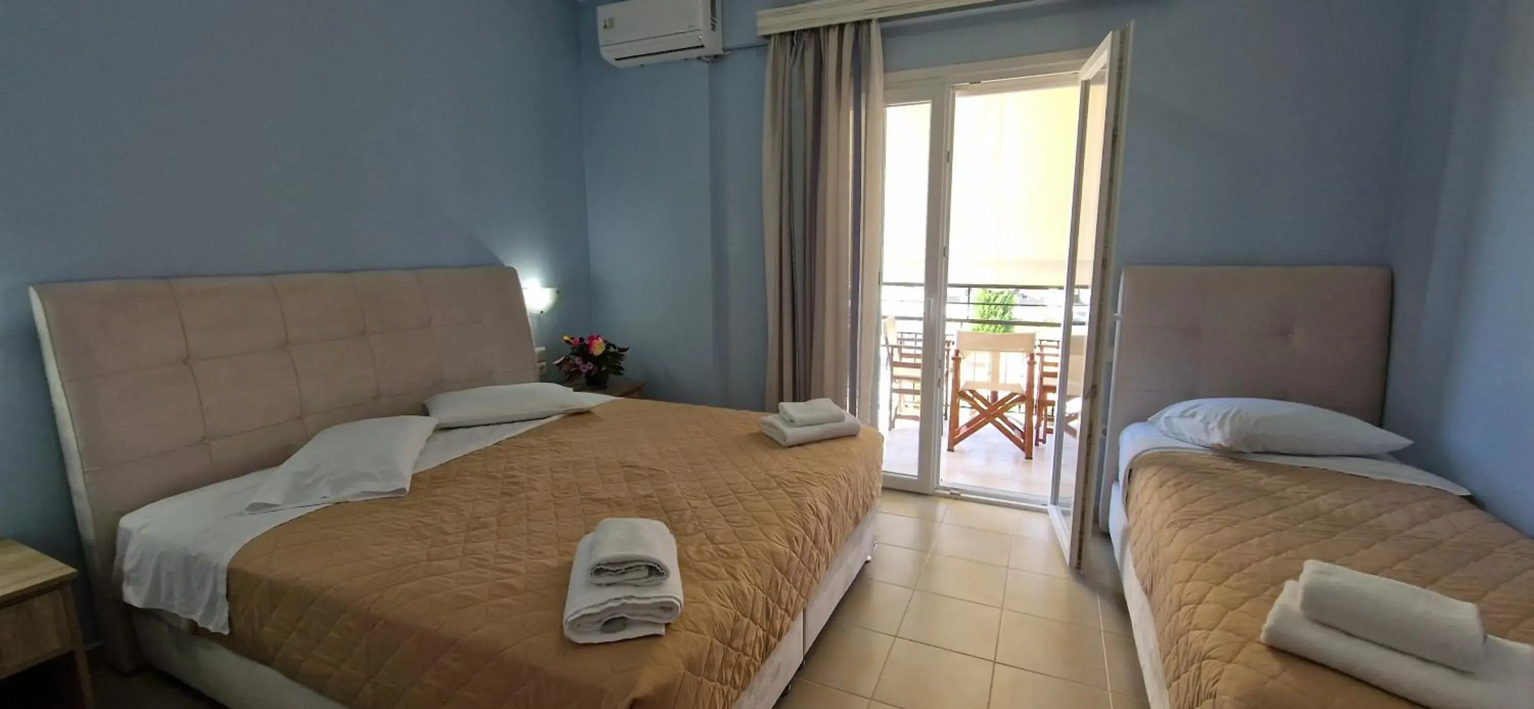 Triple Room with Balcony in Christina Studios Triple Room with Balcony in Christina Studios