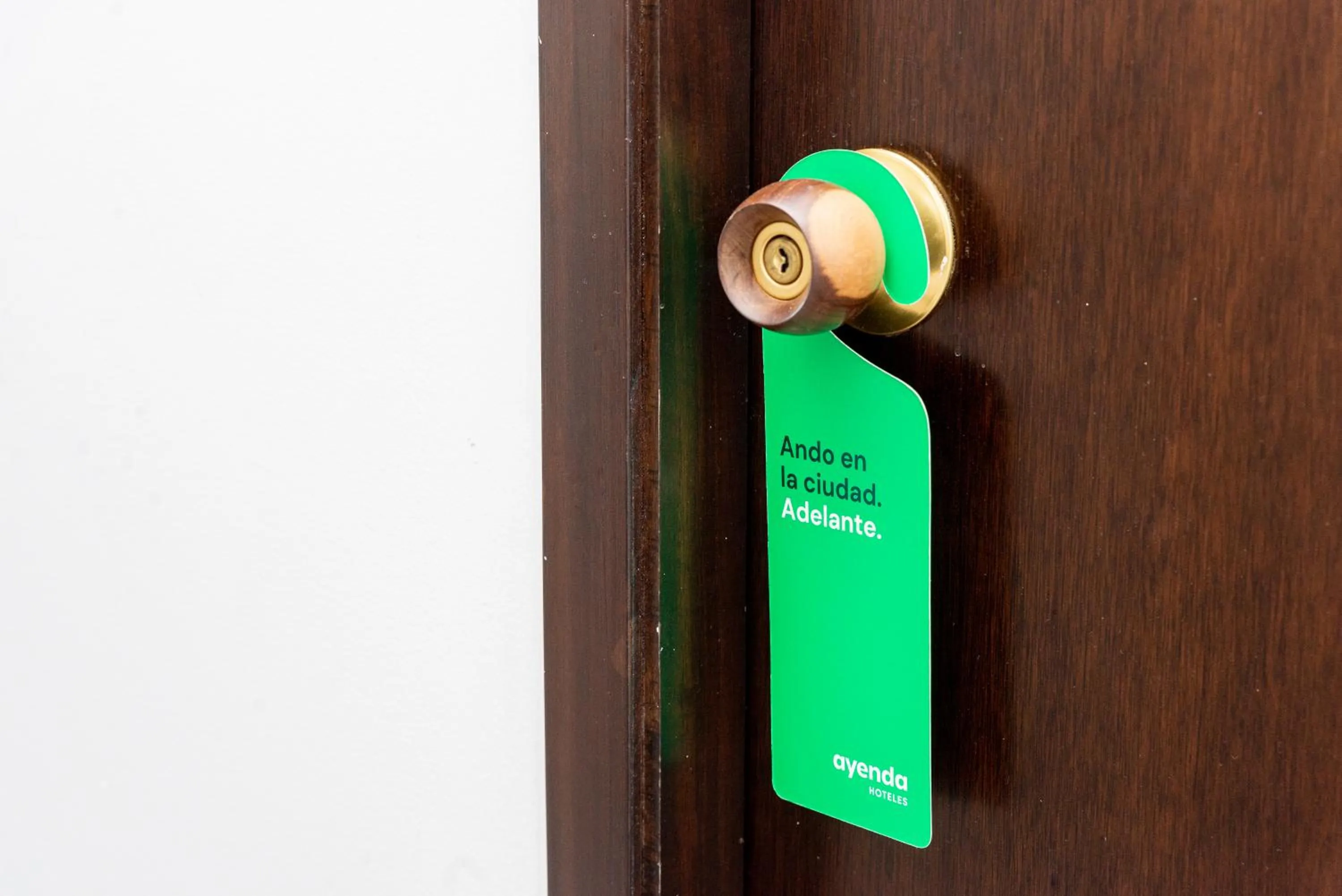 Text overlay in Hotel Ayenda Cartagena Blue 1804