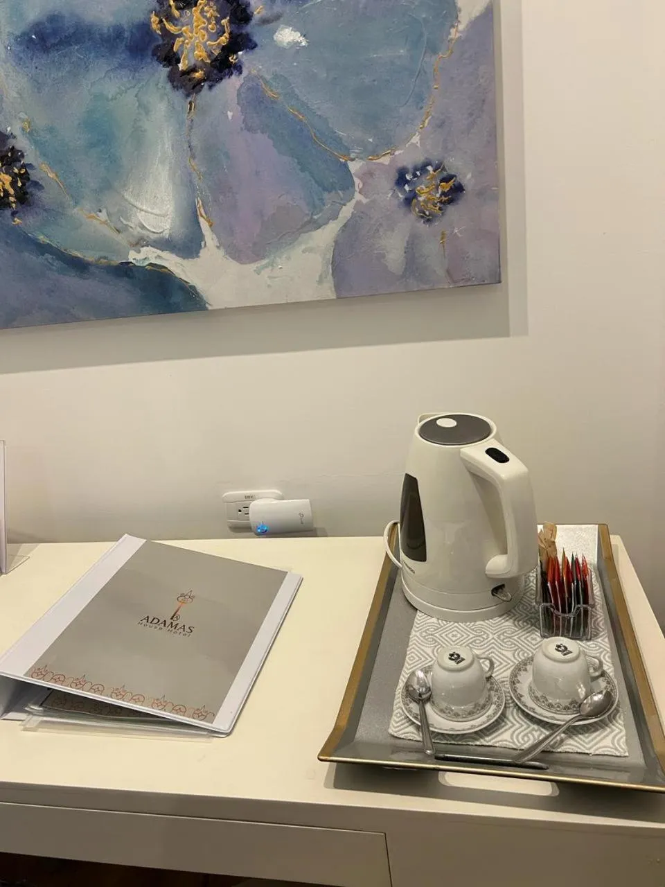 Coffee/tea facilities in Adamas House Hotel Boutique