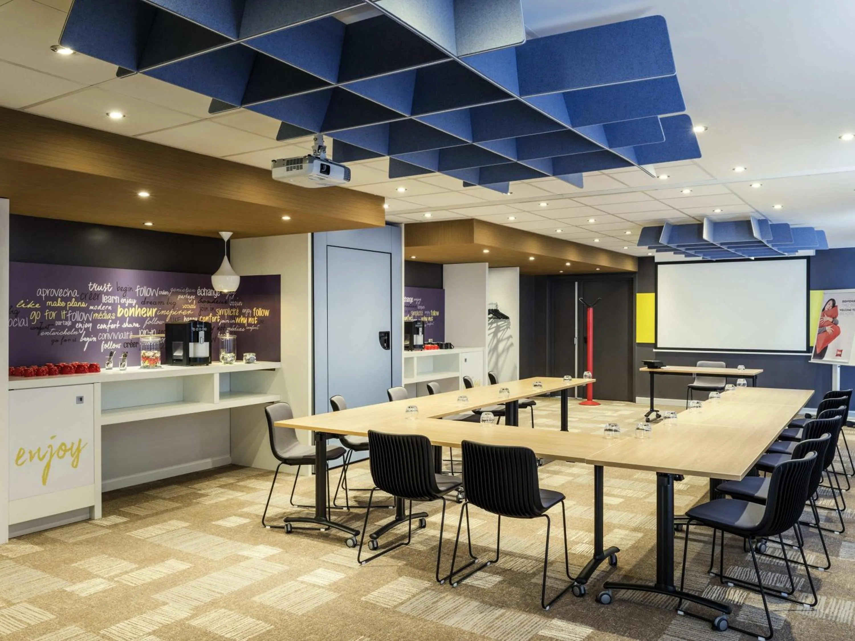 Meeting/conference room in ibis Paris Coeur d'Orly Airport