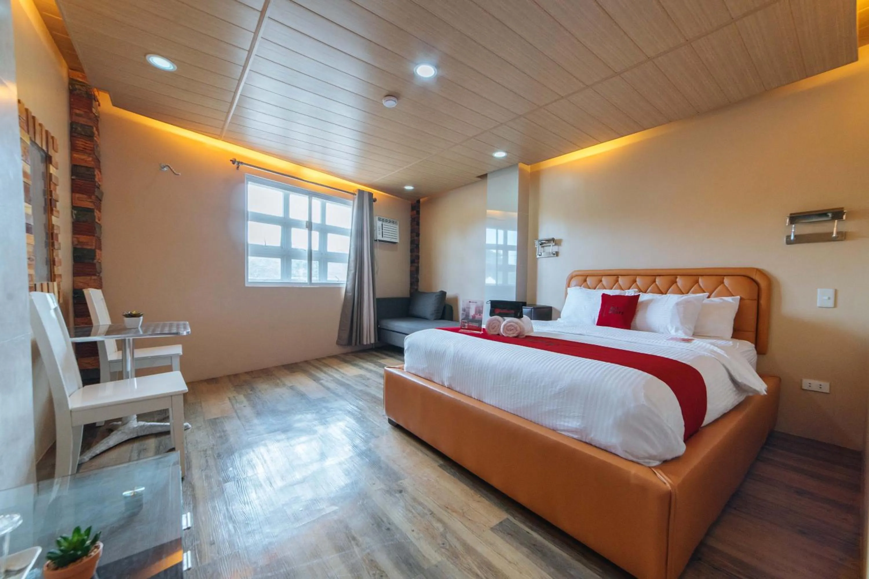 Photo of the whole room in RedDoorz@Lawaan Roxas City