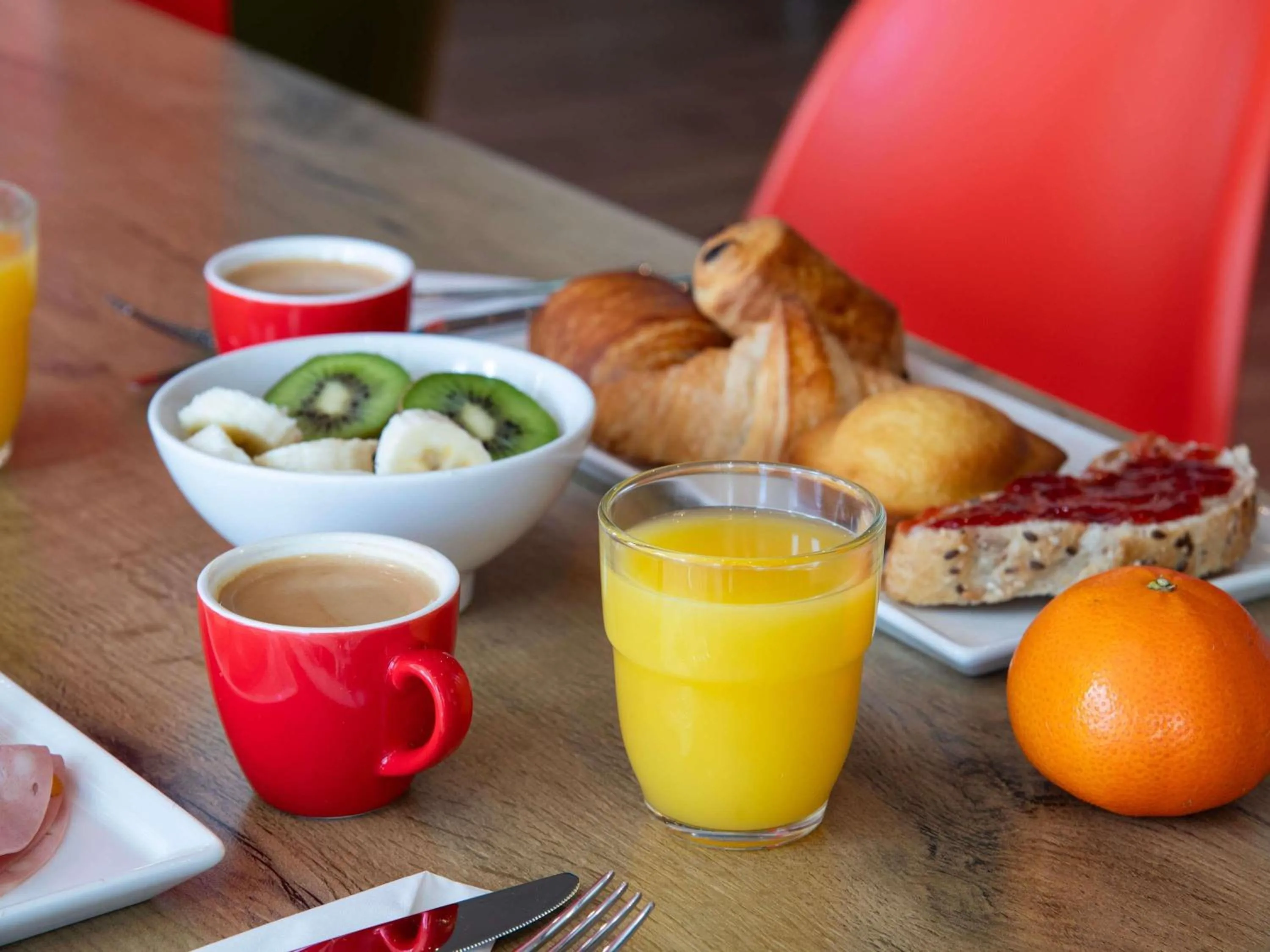 Breakfast in ibis Versailles Château