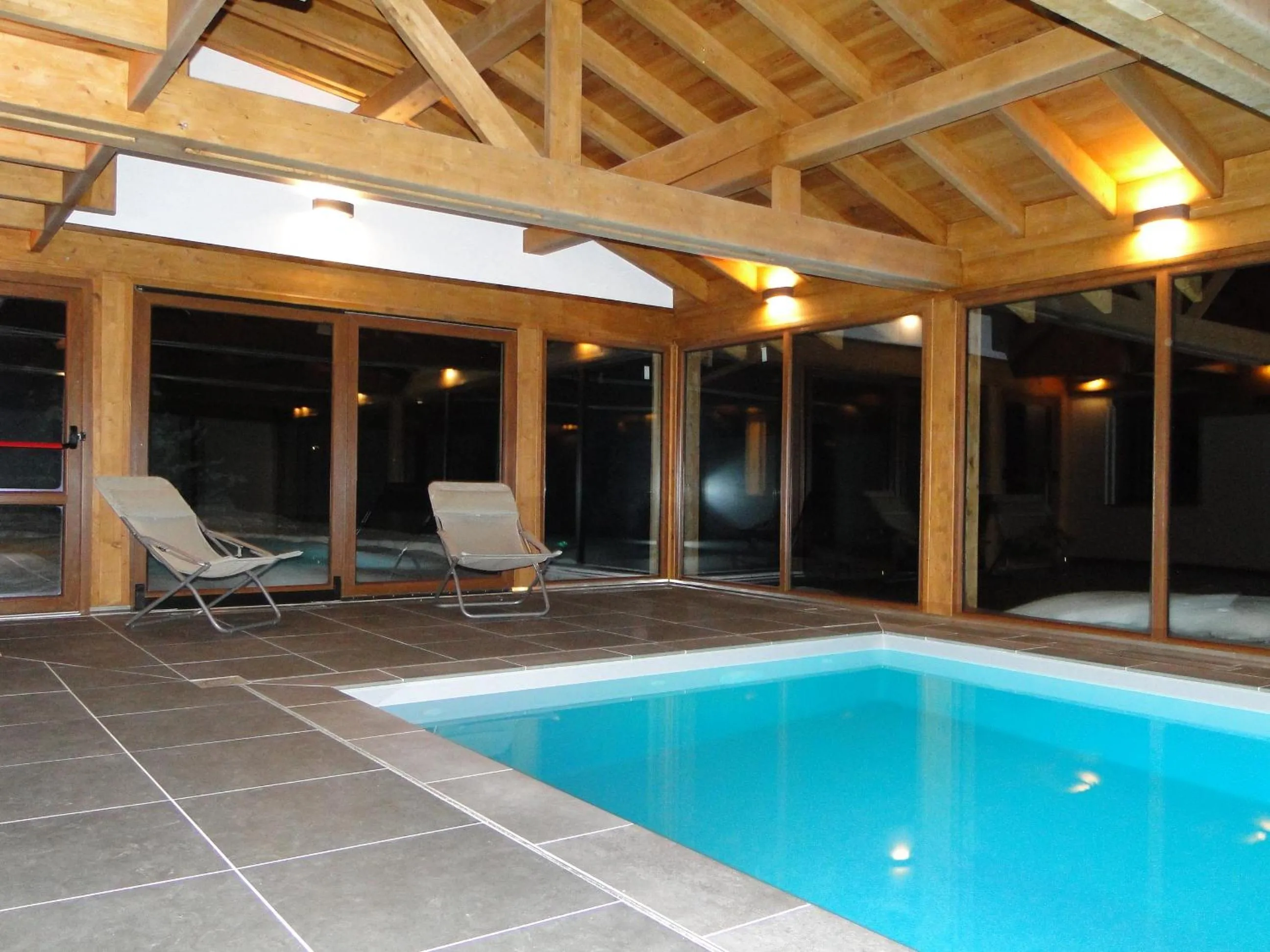 Swimming pool in Le Caprice Des Neiges