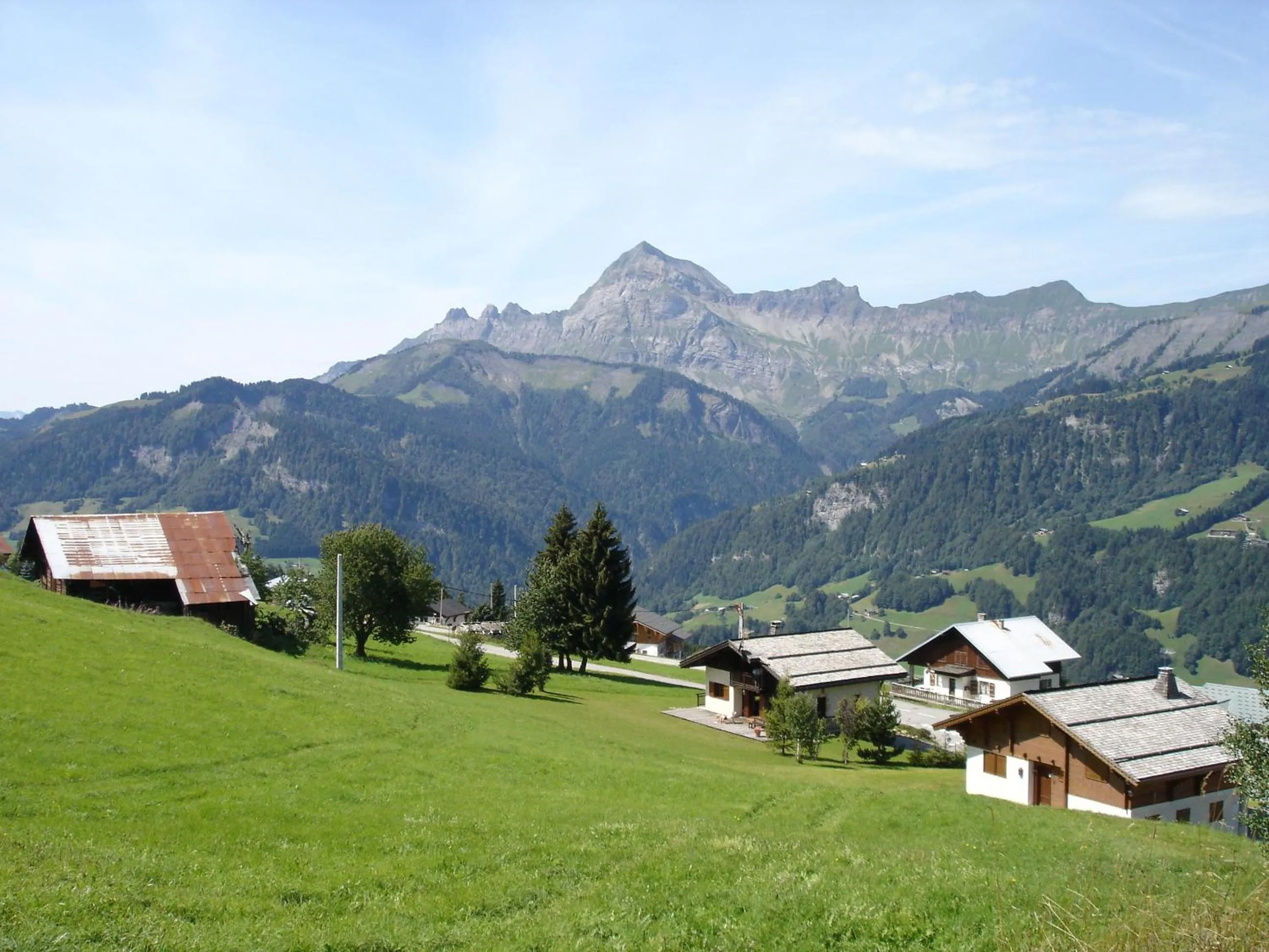 Summer in Le Caprice Des Neiges