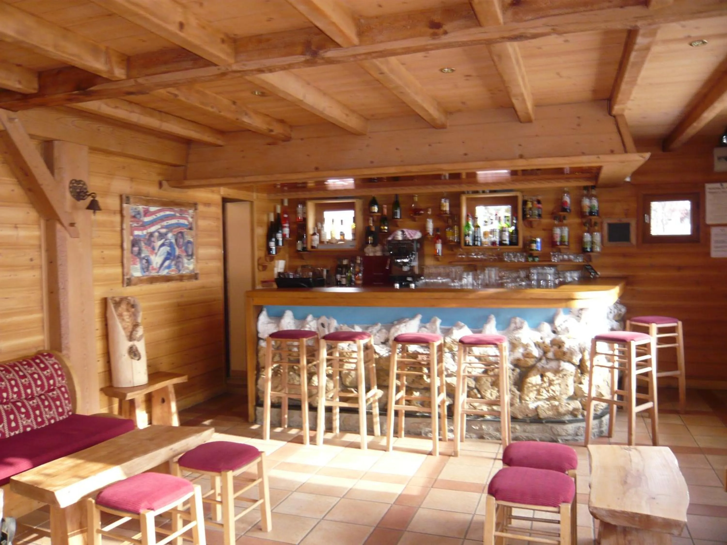 Lounge or bar in Le Caprice Des Neiges