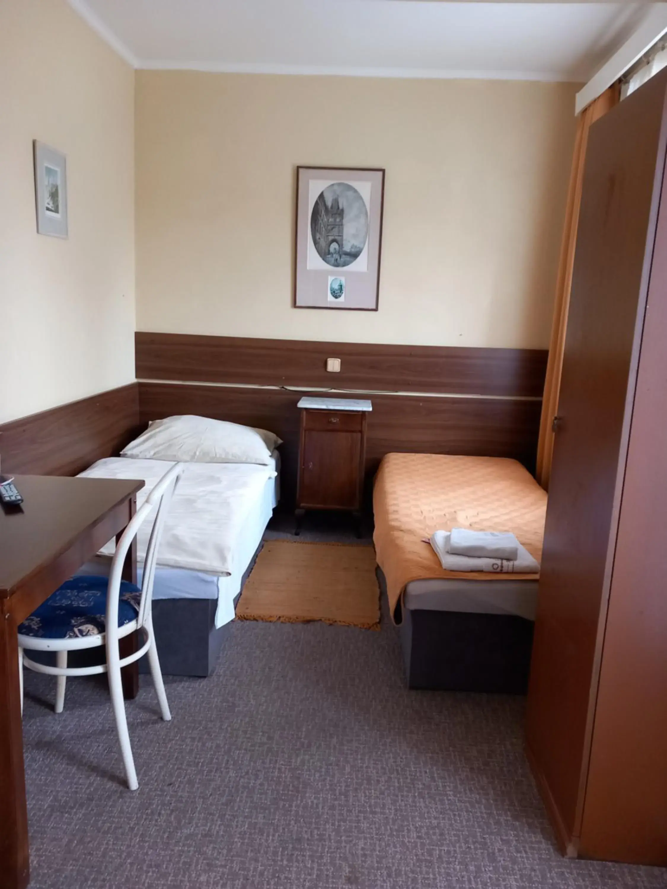 Twin Room with Shower - single occupancy in Apartmány Sedmikráska Twin Room with Shower - single occupancy in Apartmány Sedmikráska