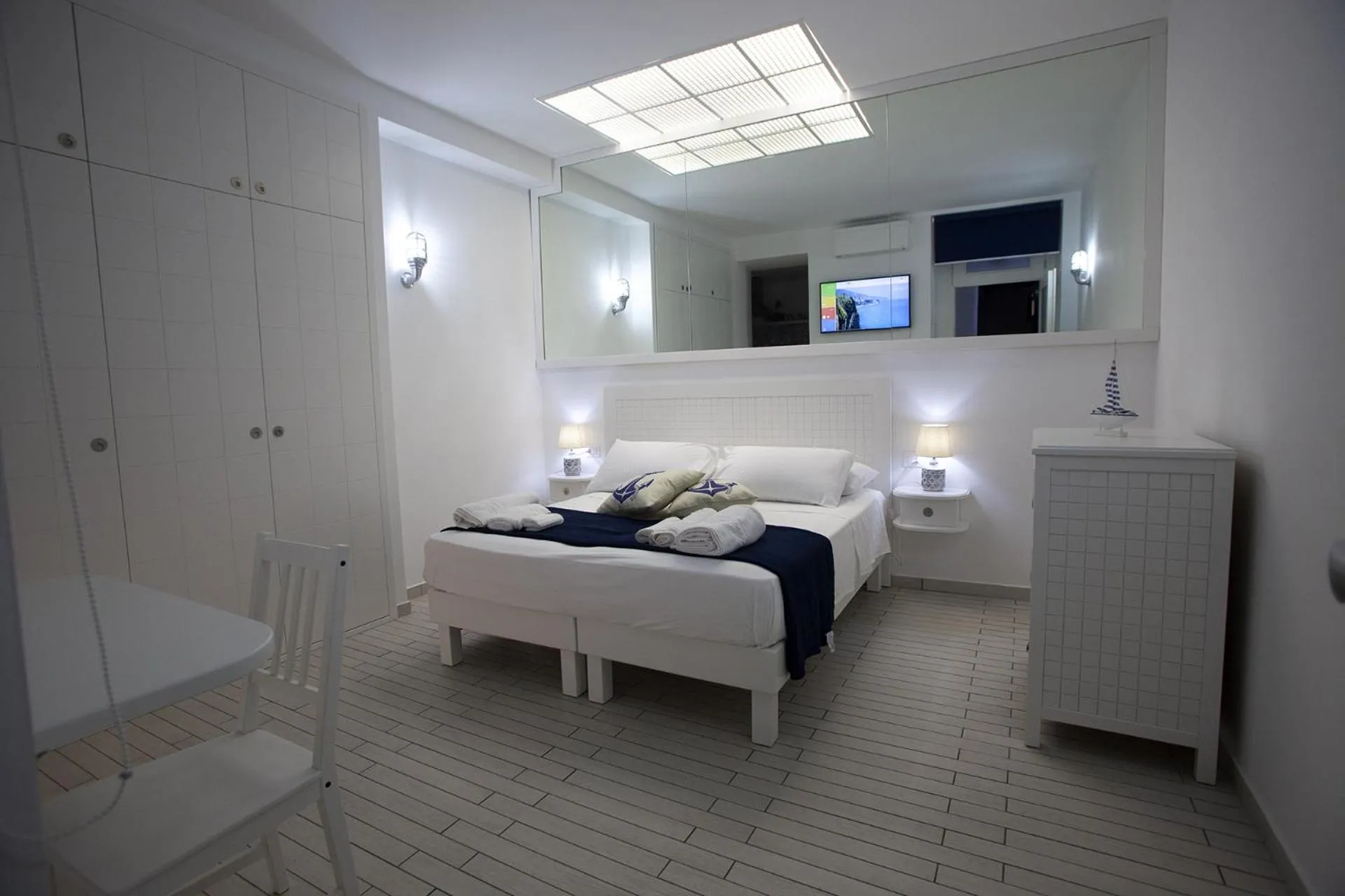 Photo of the whole room, Bed in Le Tolde del Corallone