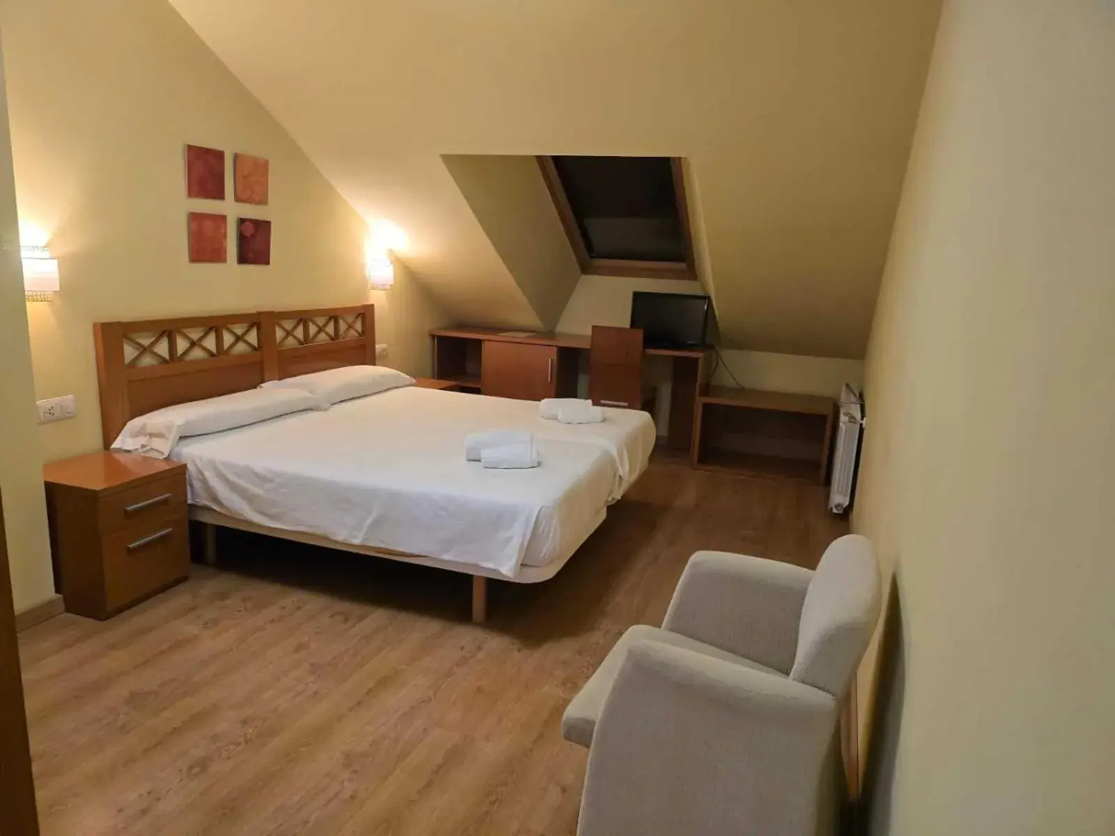 Deluxe Studio in HOTEL EL ROBLE PALENTINO Deluxe Studio in HOTEL EL ROBLE PALENTINO