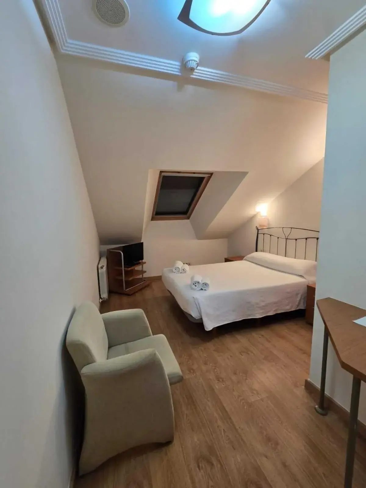 Superior Single Room in HOTEL EL ROBLE PALENTINO Superior Single Room in HOTEL EL ROBLE PALENTINO