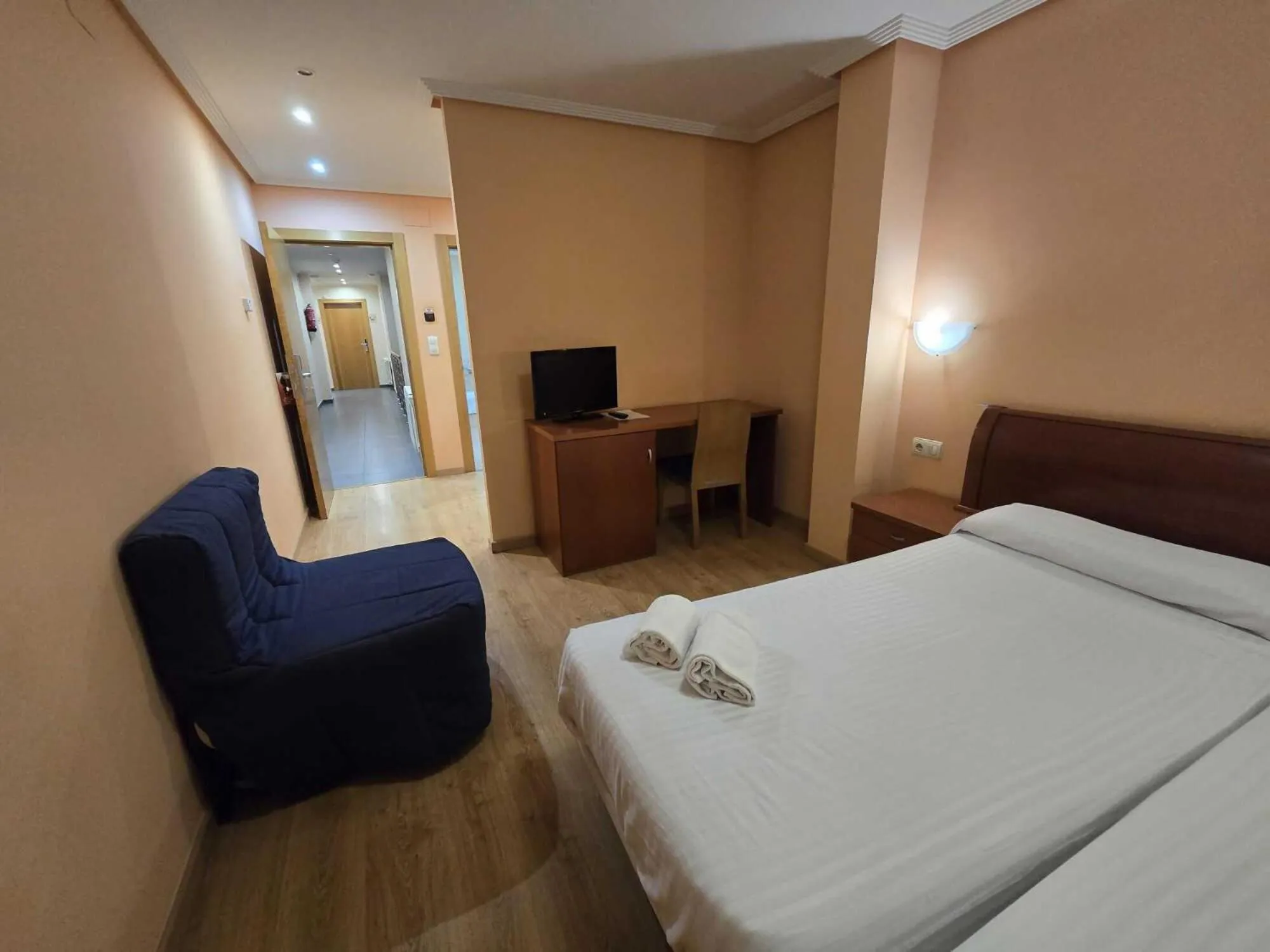 Bed in HOTEL EL ROBLE PALENTINO