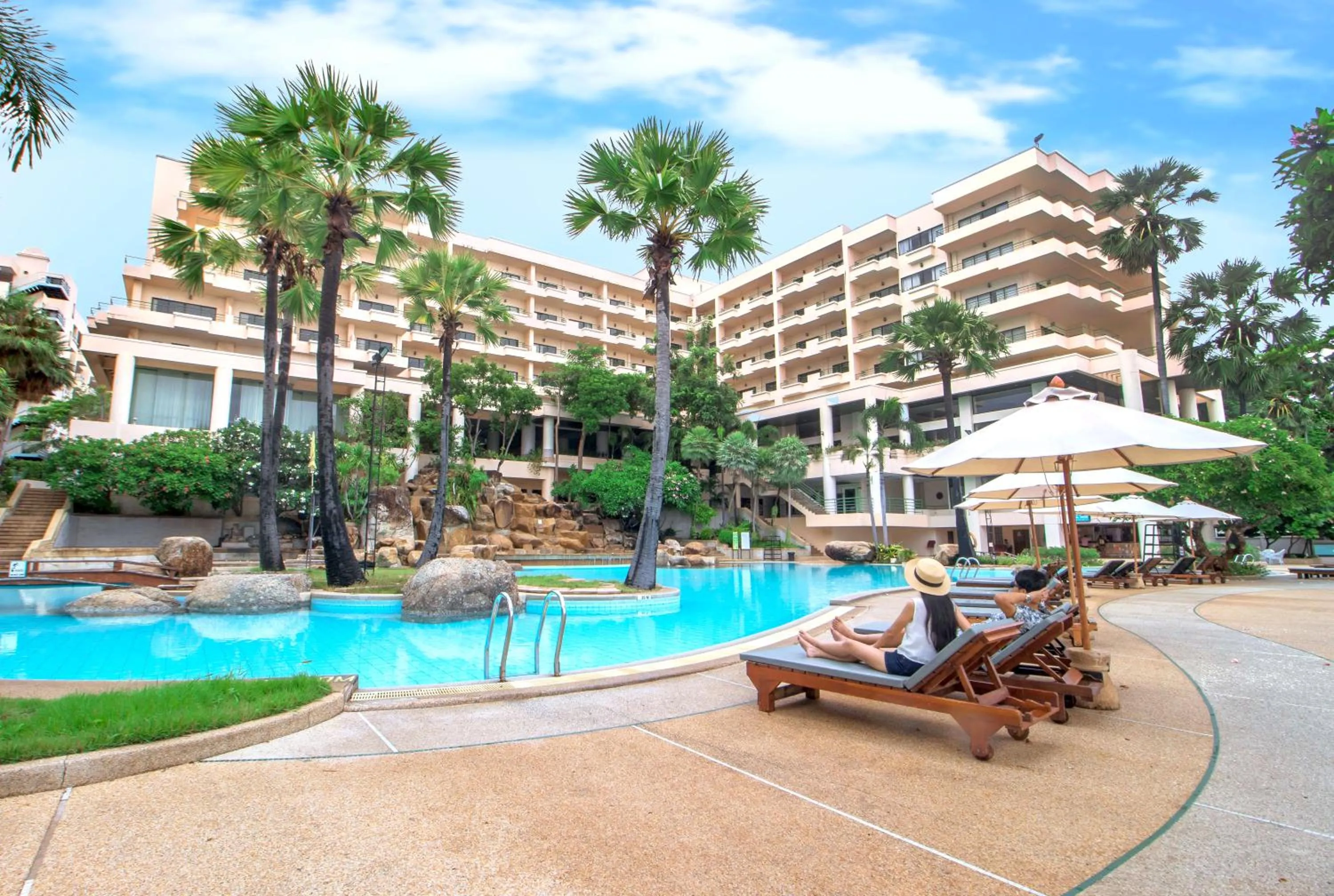 Swimming pool in Garden Sea View Resort