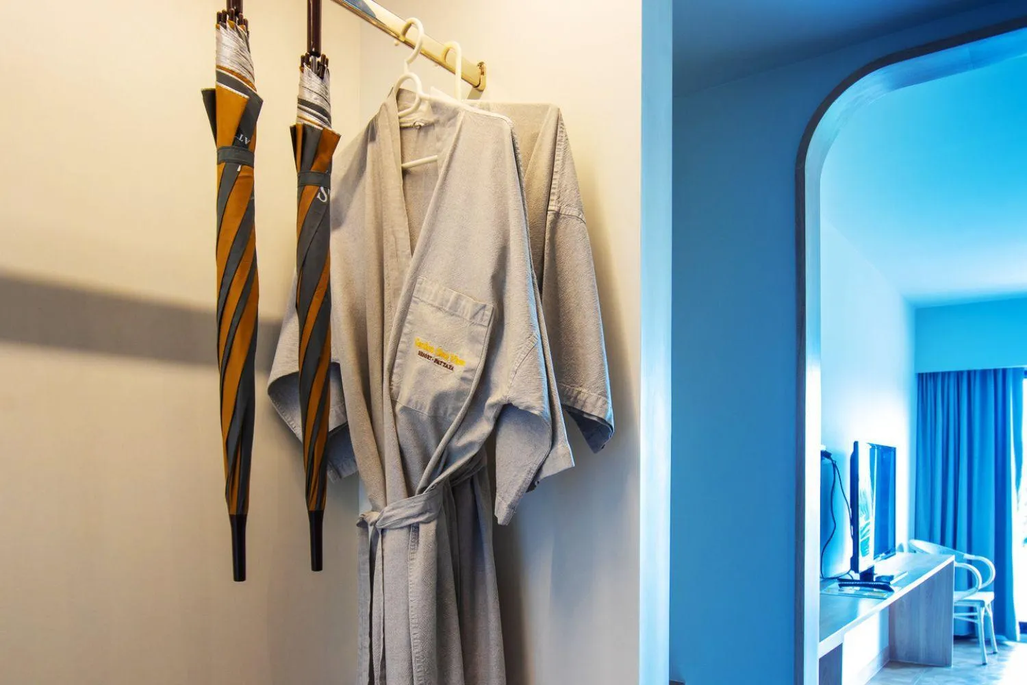 wardrobe, Bed in Garden Sea View Resort