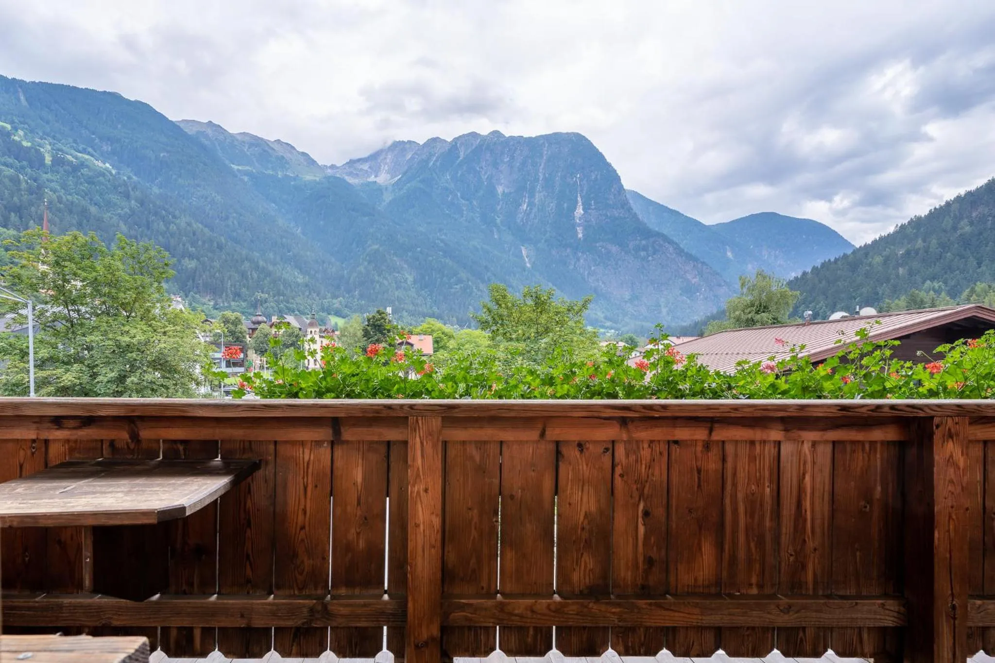 Mountain view in Appartement Residenz Schatz
