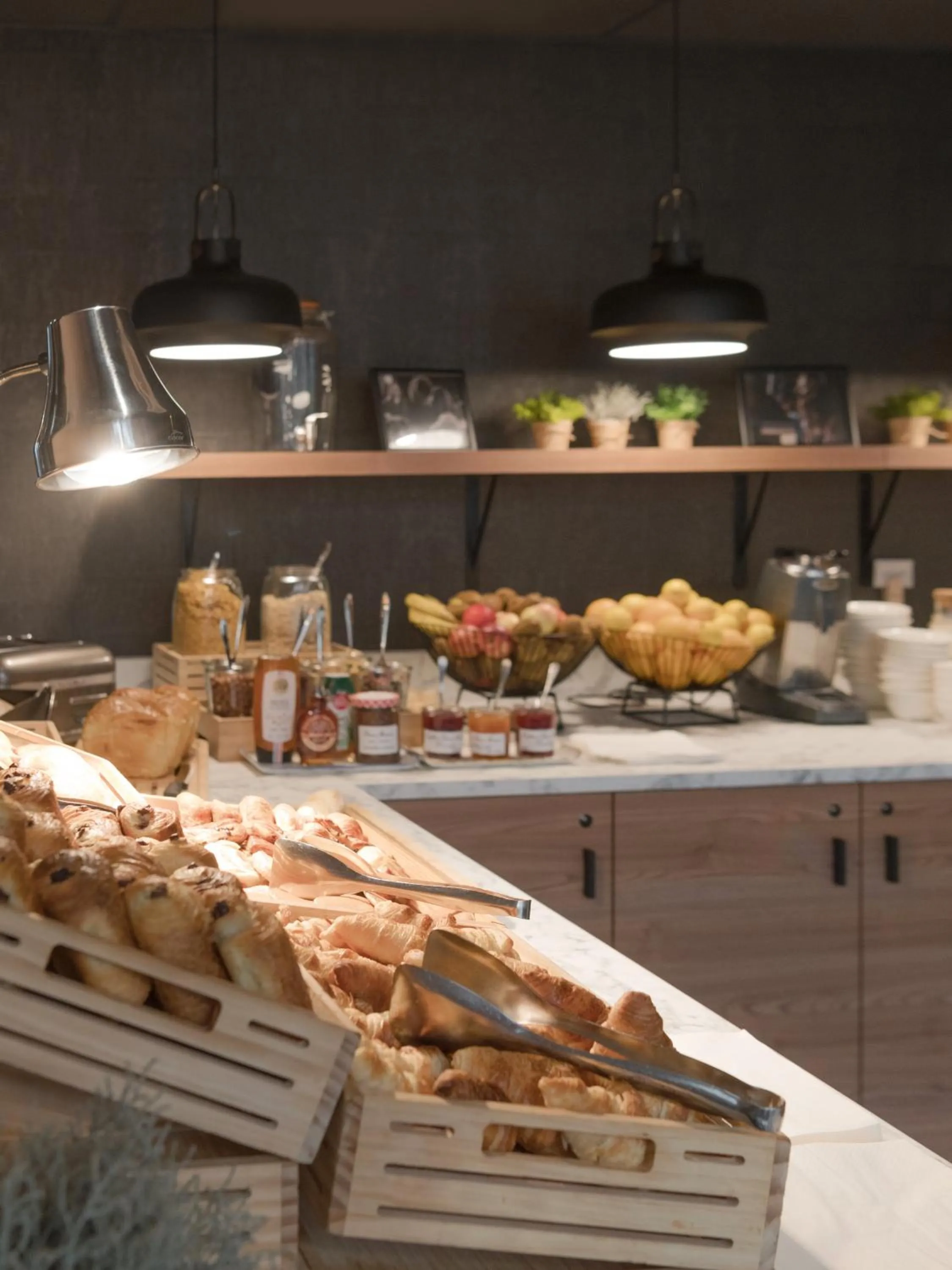 Buffet breakfast in ibis Rueil-Malmaison Centre