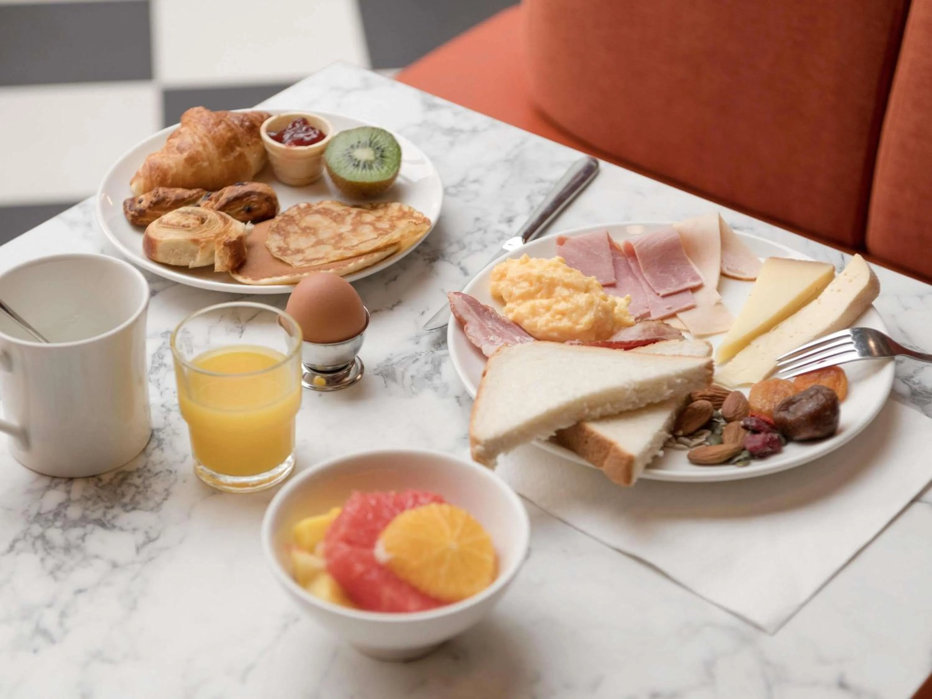 Breakfast in ibis Rueil-Malmaison Centre