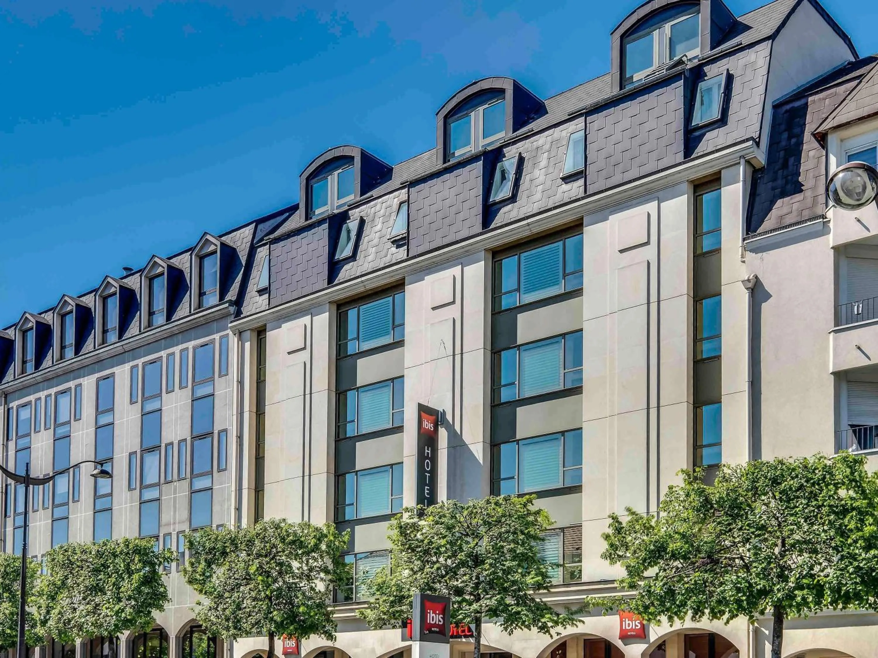Property building in ibis Rueil-Malmaison Centre