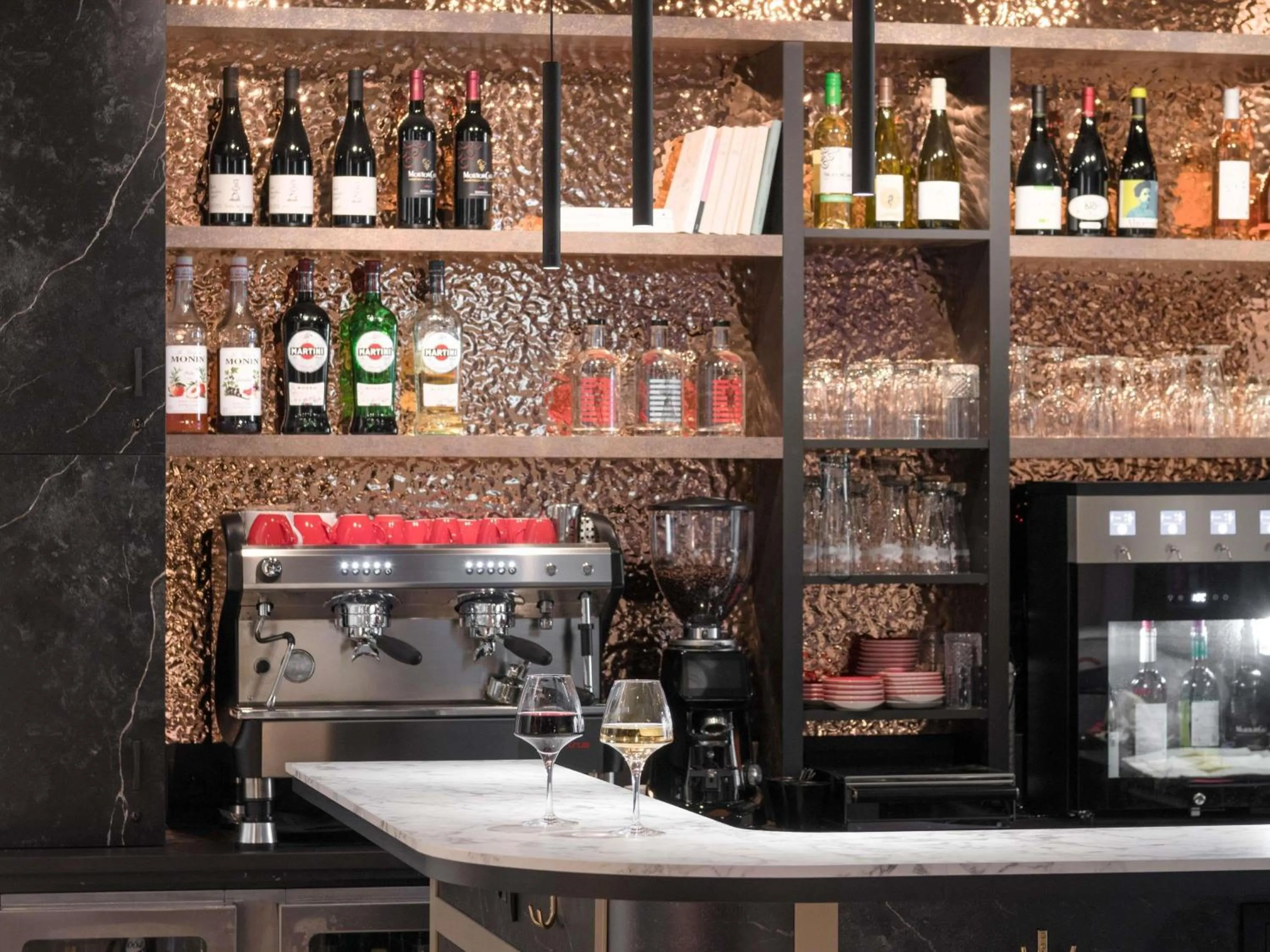 Lounge or bar in ibis Rueil-Malmaison Centre