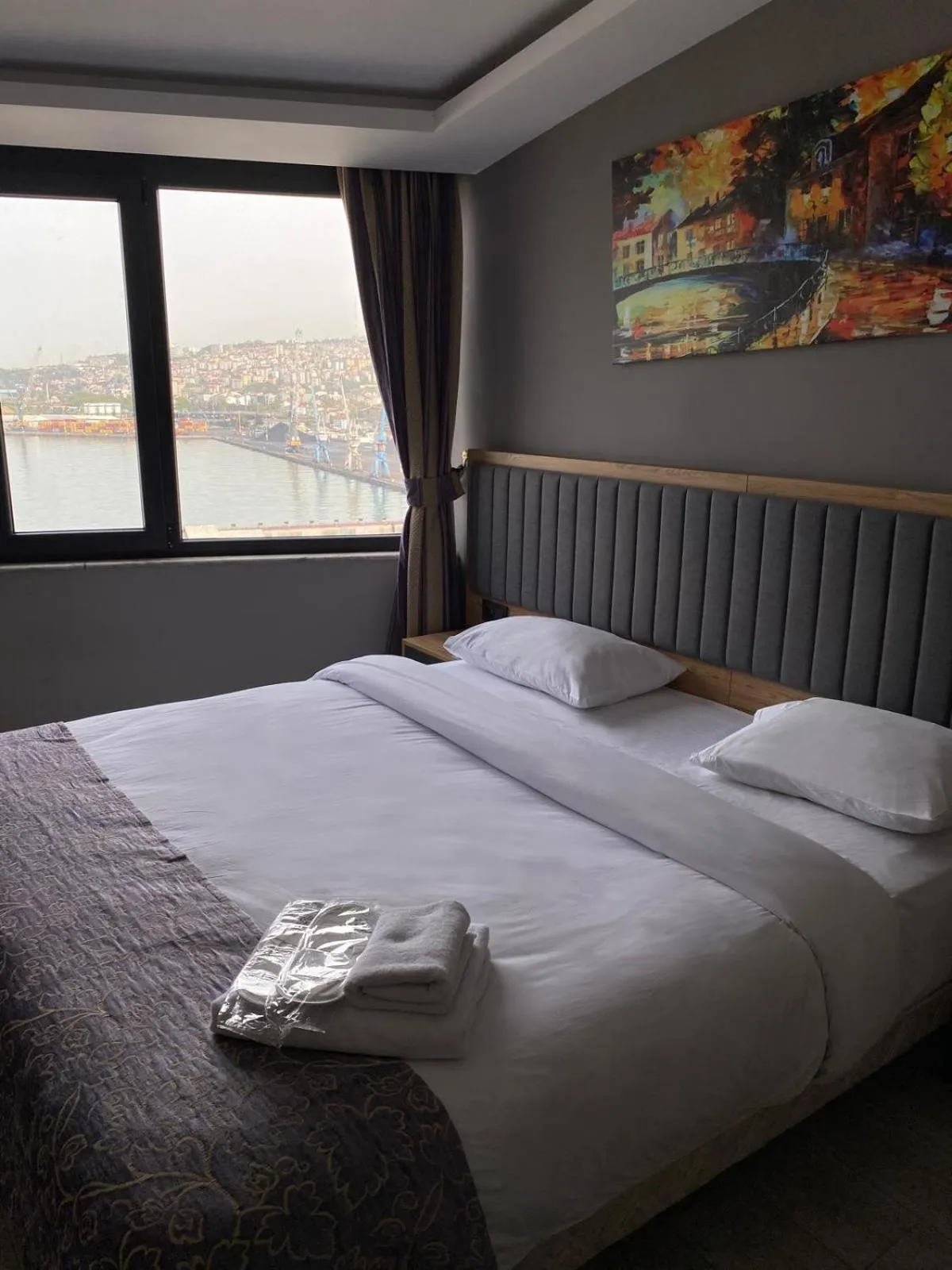 Bed in City Port Hotel Trabzon
