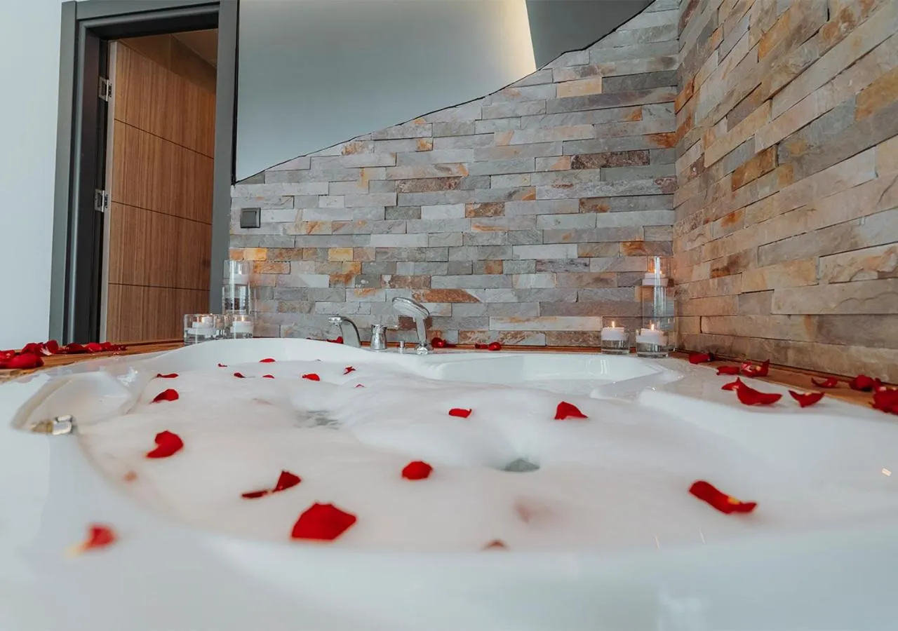 Hot Tub in City Port Hotel Trabzon