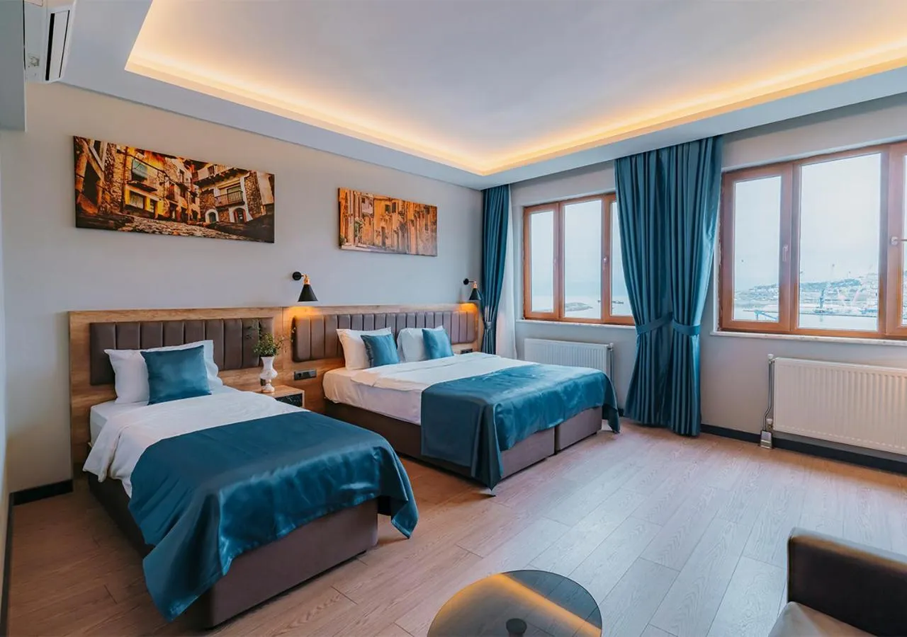 Sea view, Bed in City Port Hotel Trabzon