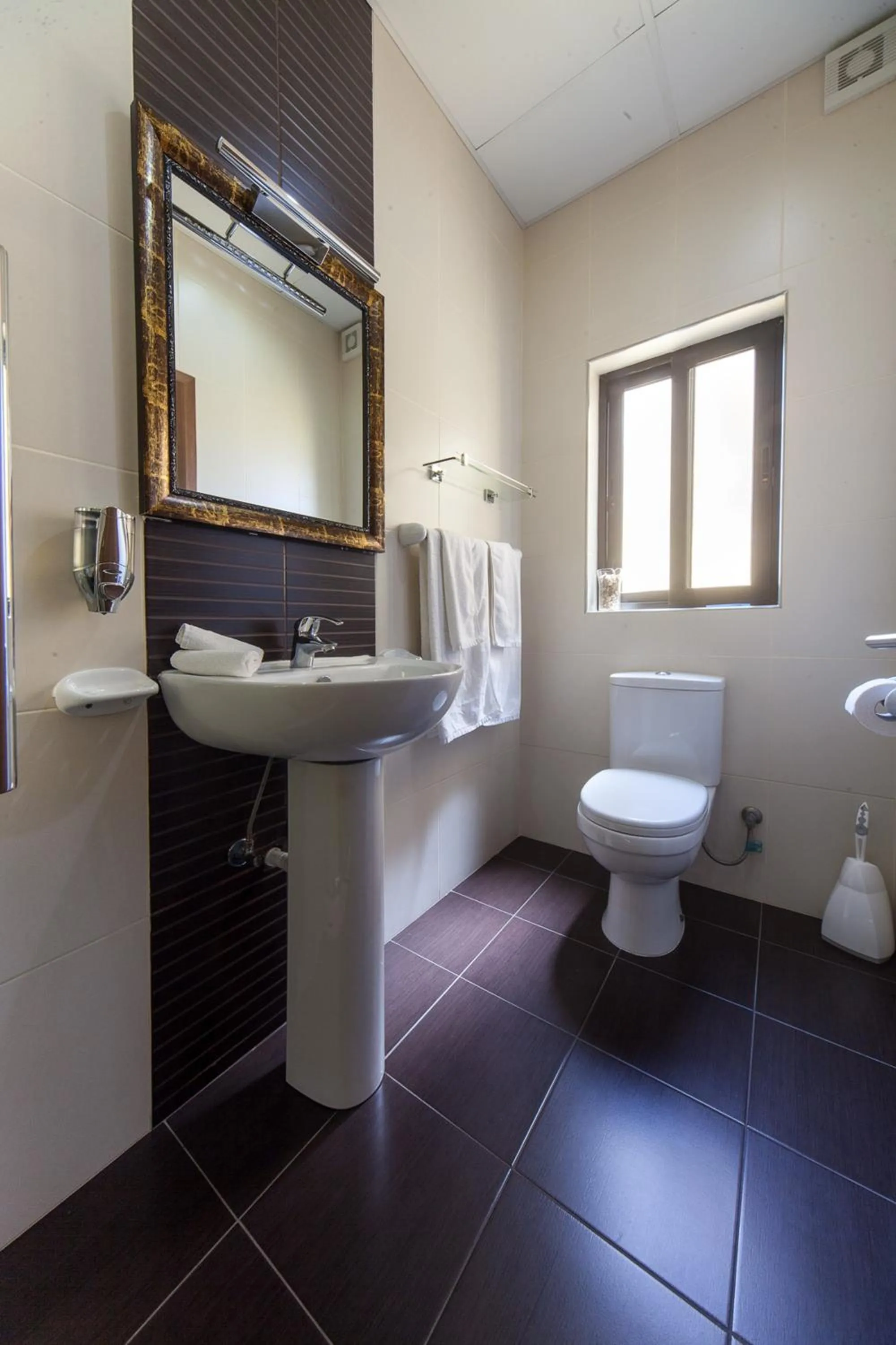 Shower in Port View Guesthouse