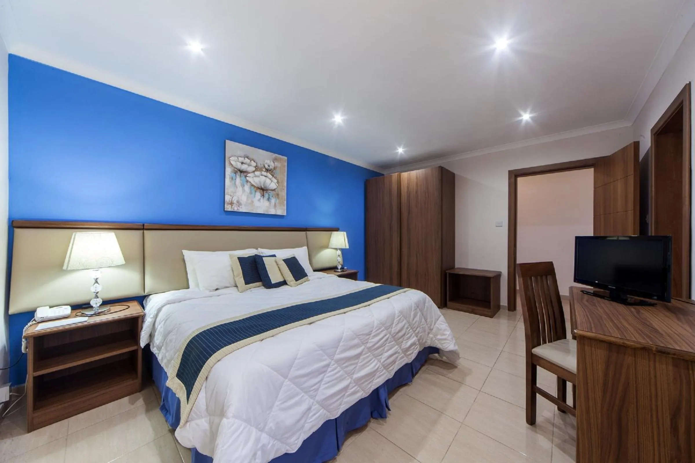 TV and multimedia, Bed in Port View Guesthouse