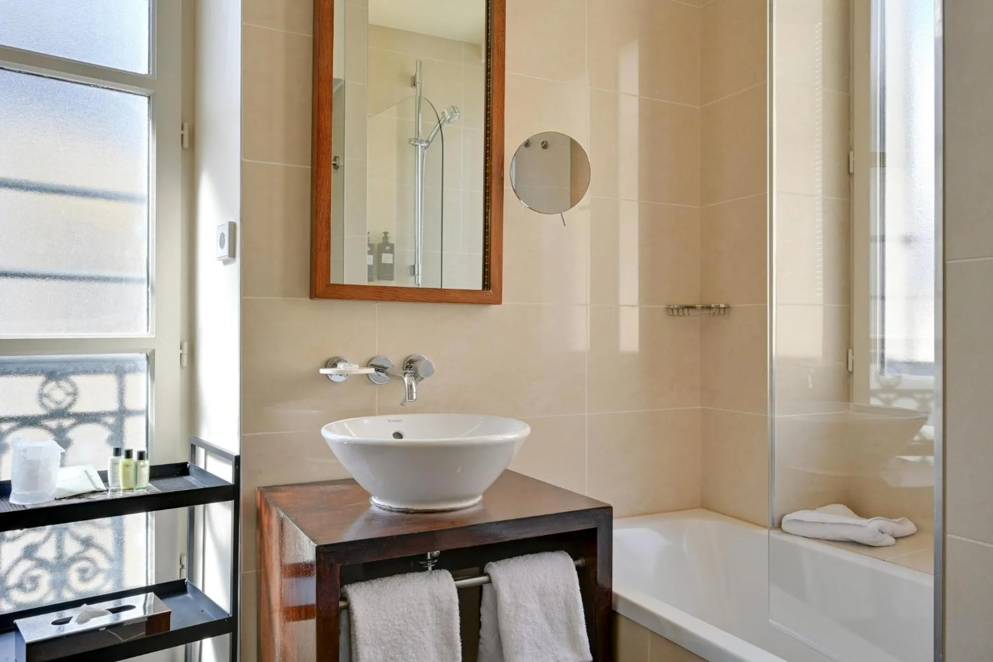 Photo of the whole room in Holiday Inn Paris Palais de l'Elysée by IHG