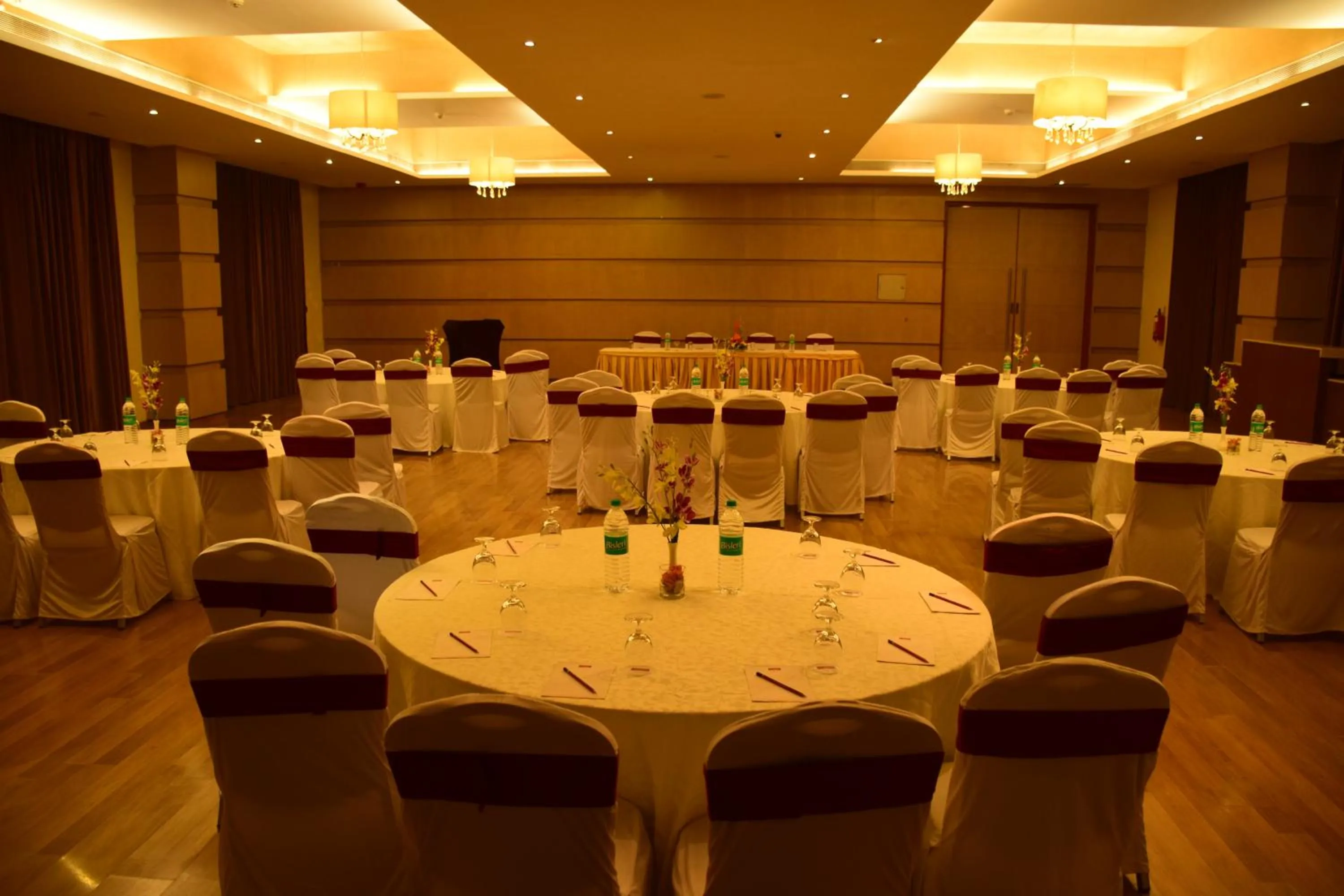 Restaurant/places to eat in St Laurn The Spiritual Resort