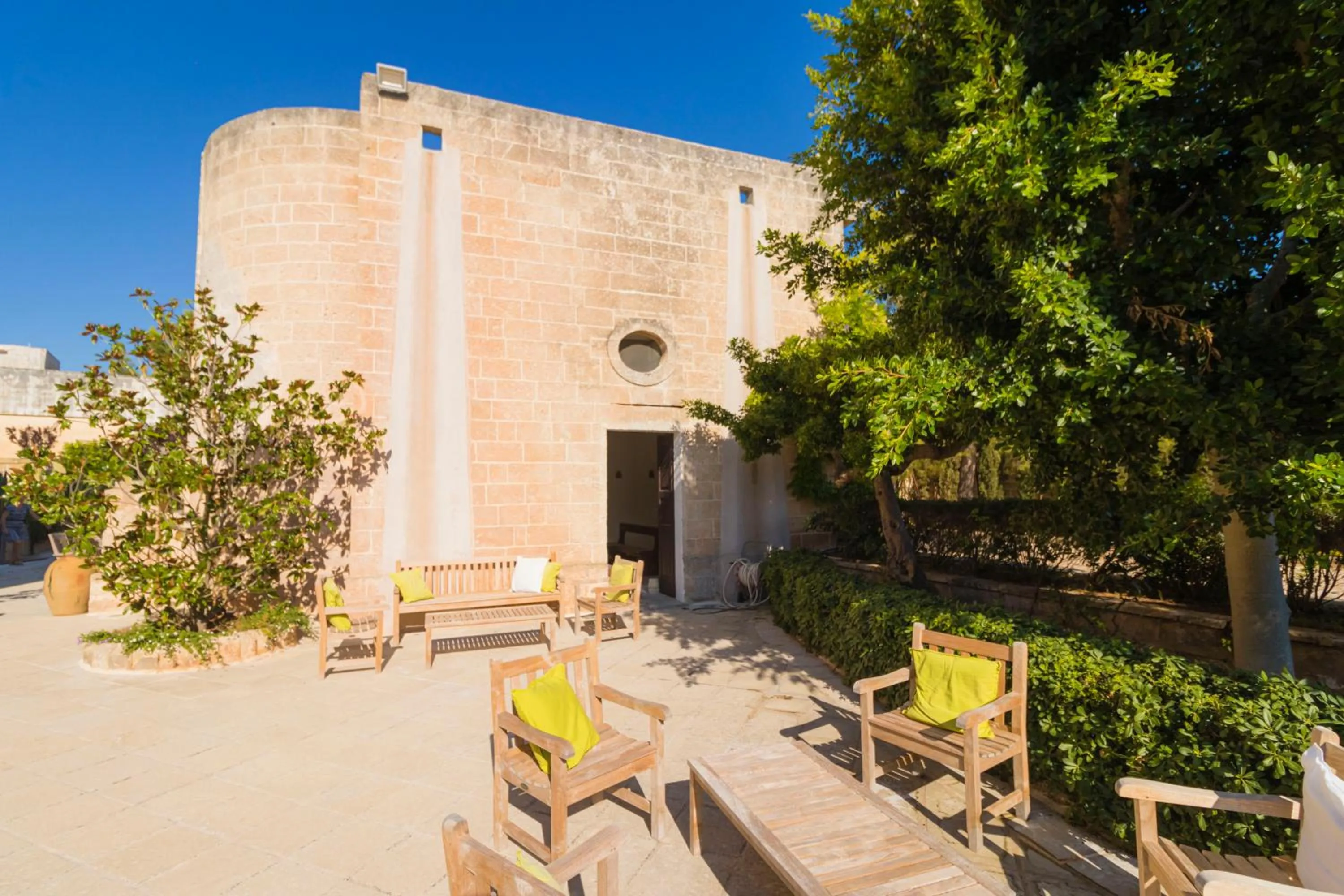 Garden in Villa Romasi