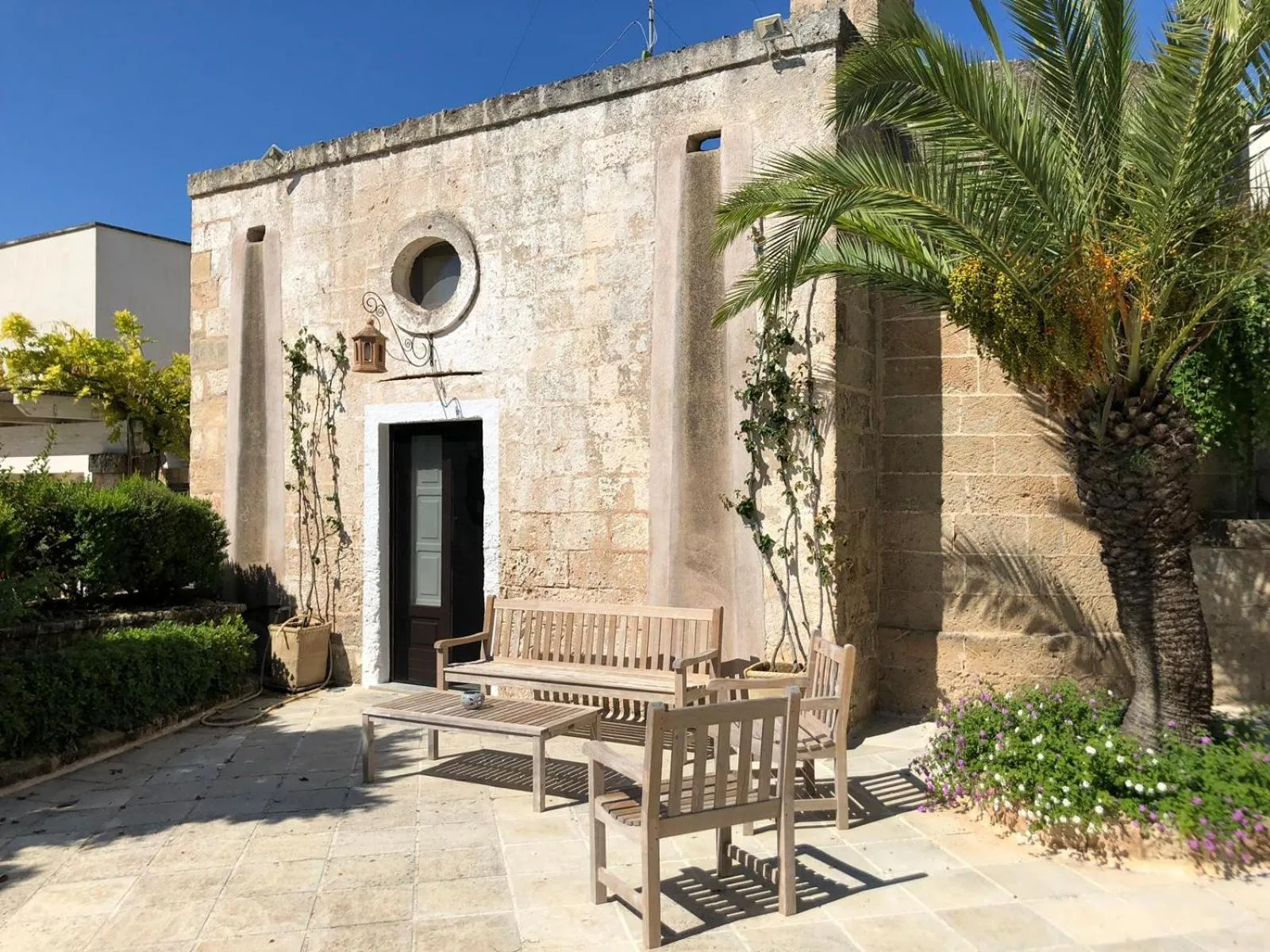 Property building in Villa Romasi