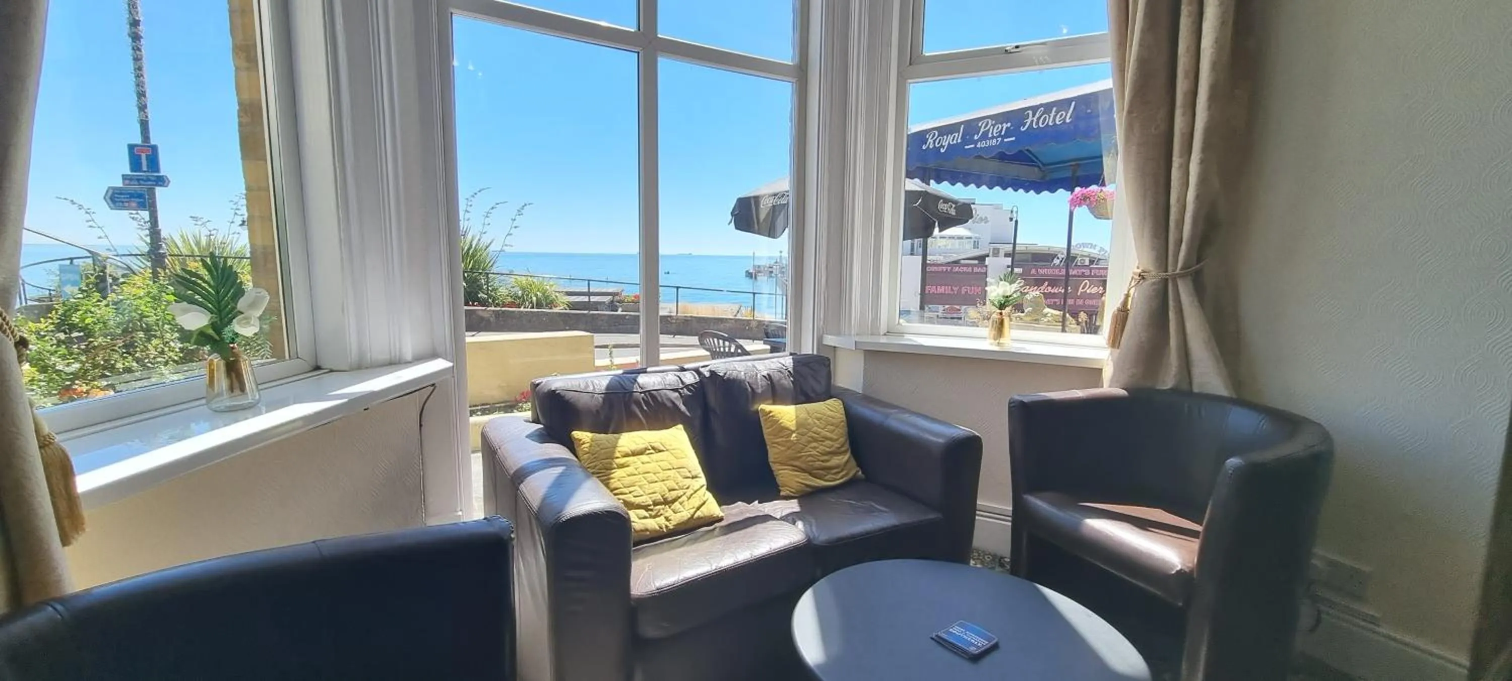 Communal lounge/ TV room in Royal Pier