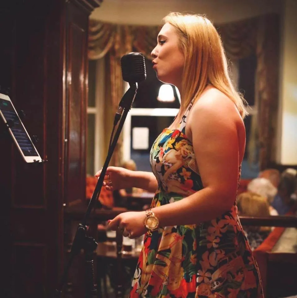Evening entertainment in Royal Pier