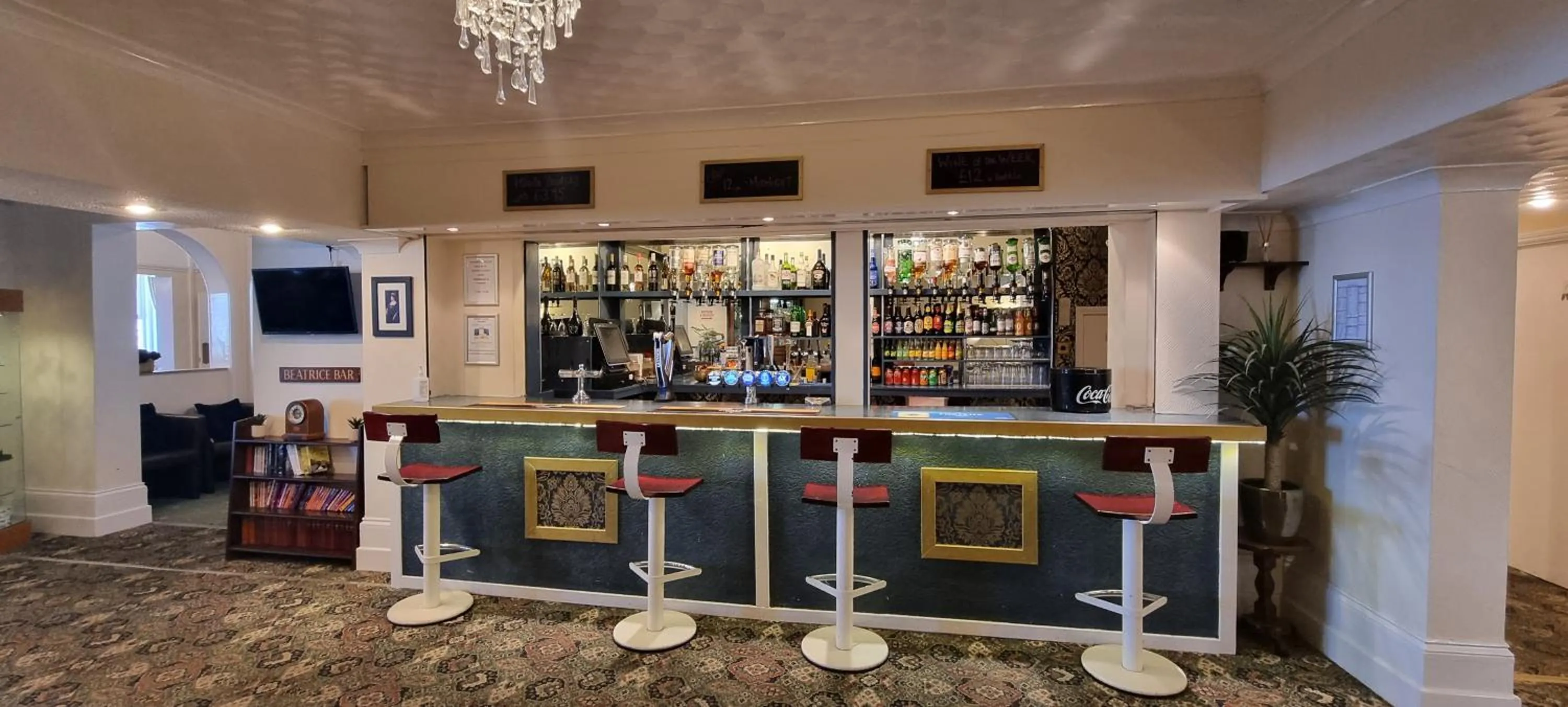 Lounge or bar in Royal Pier