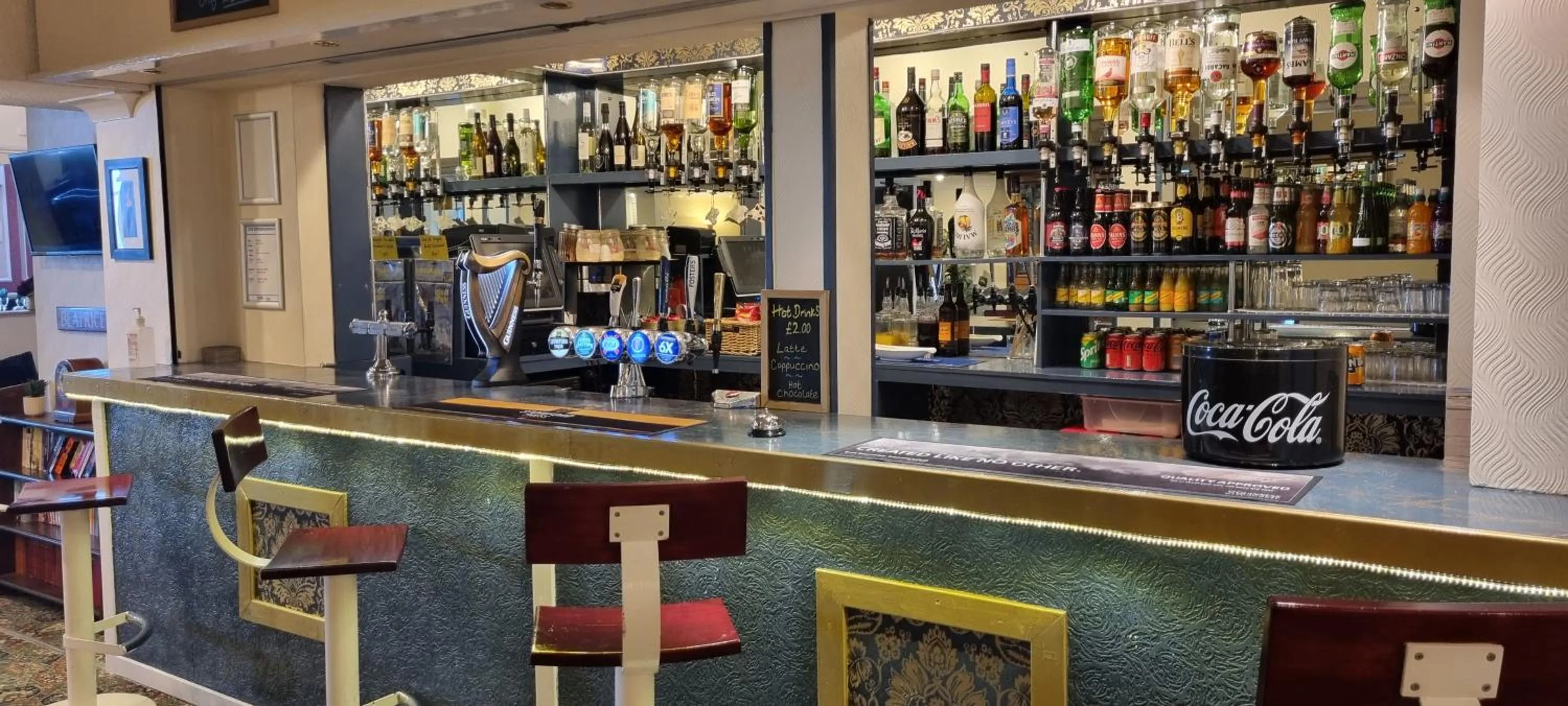 Lounge or bar in Royal Pier