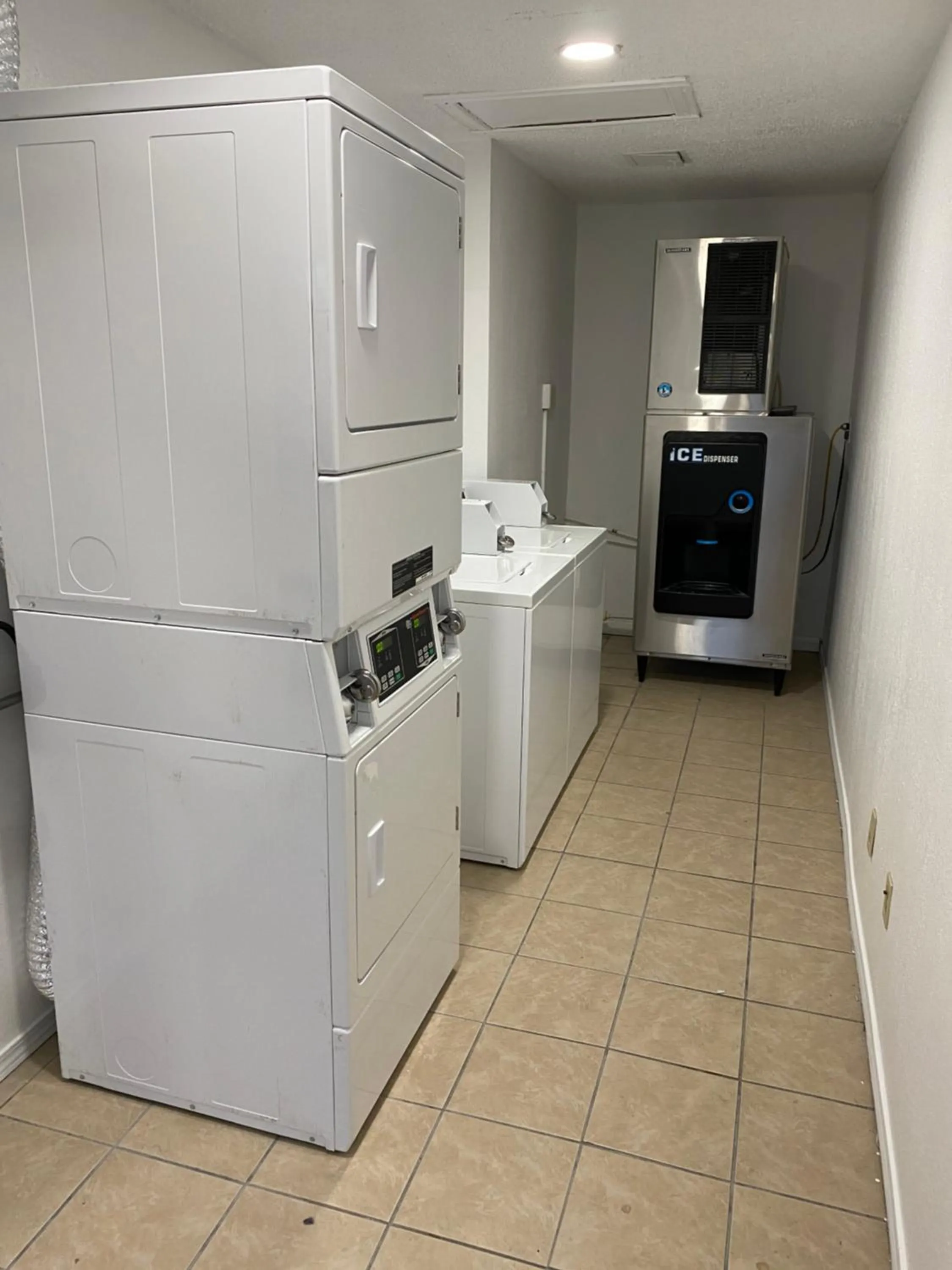 Area and facilities in Desert Sands Inn & Suites