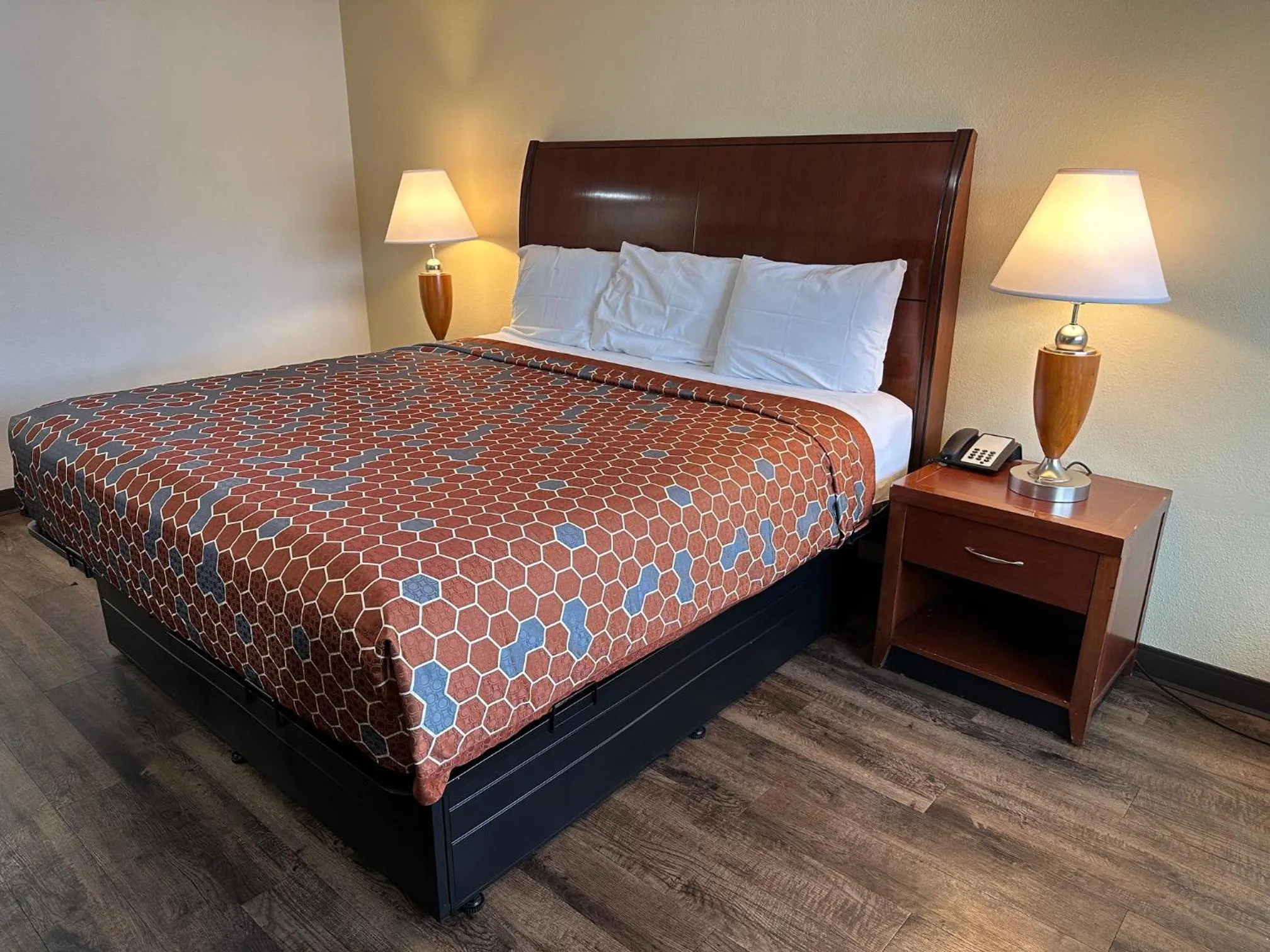 Bed in Desert Sands Inn & Suites