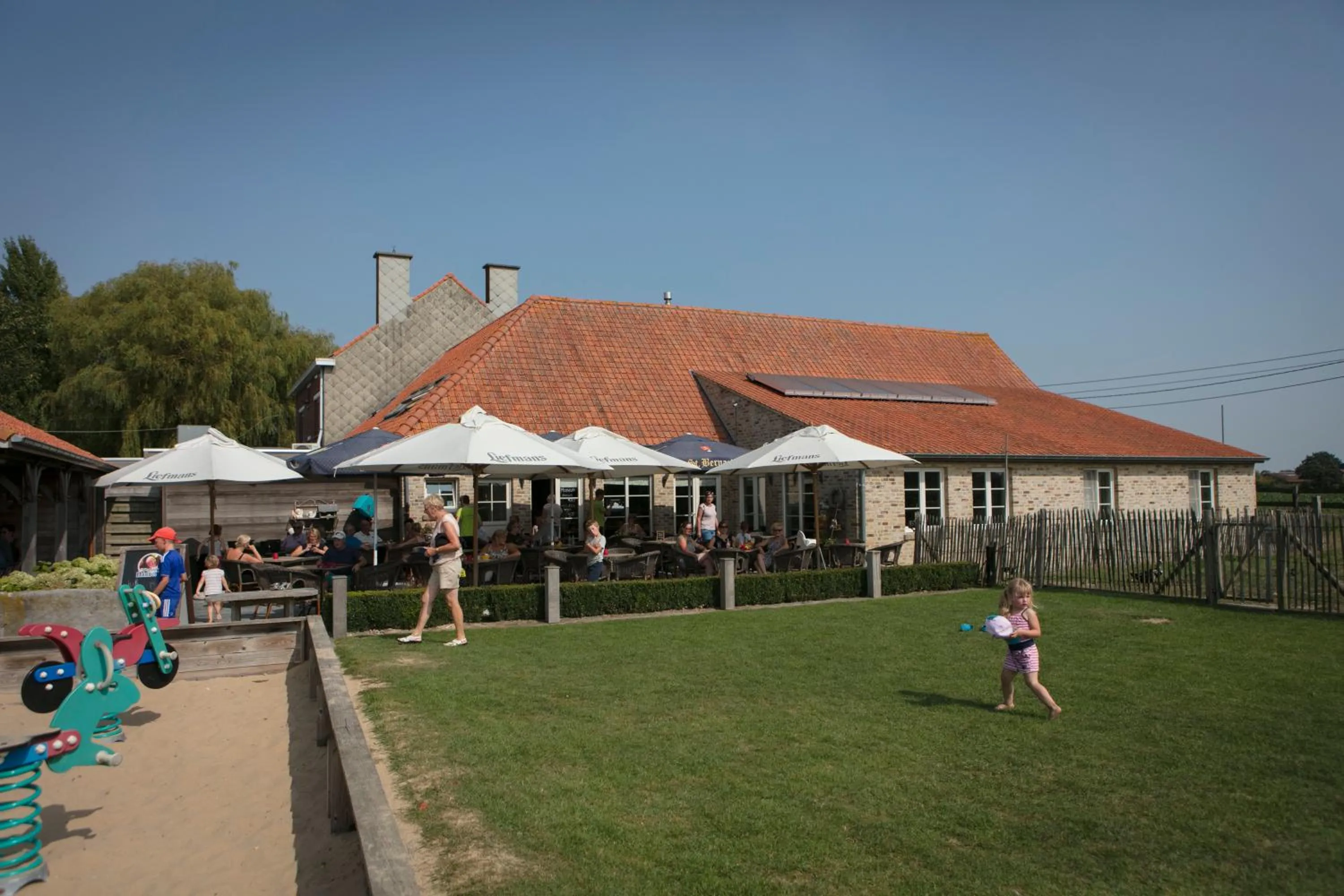 Property building in Gasthof Schraevenacker