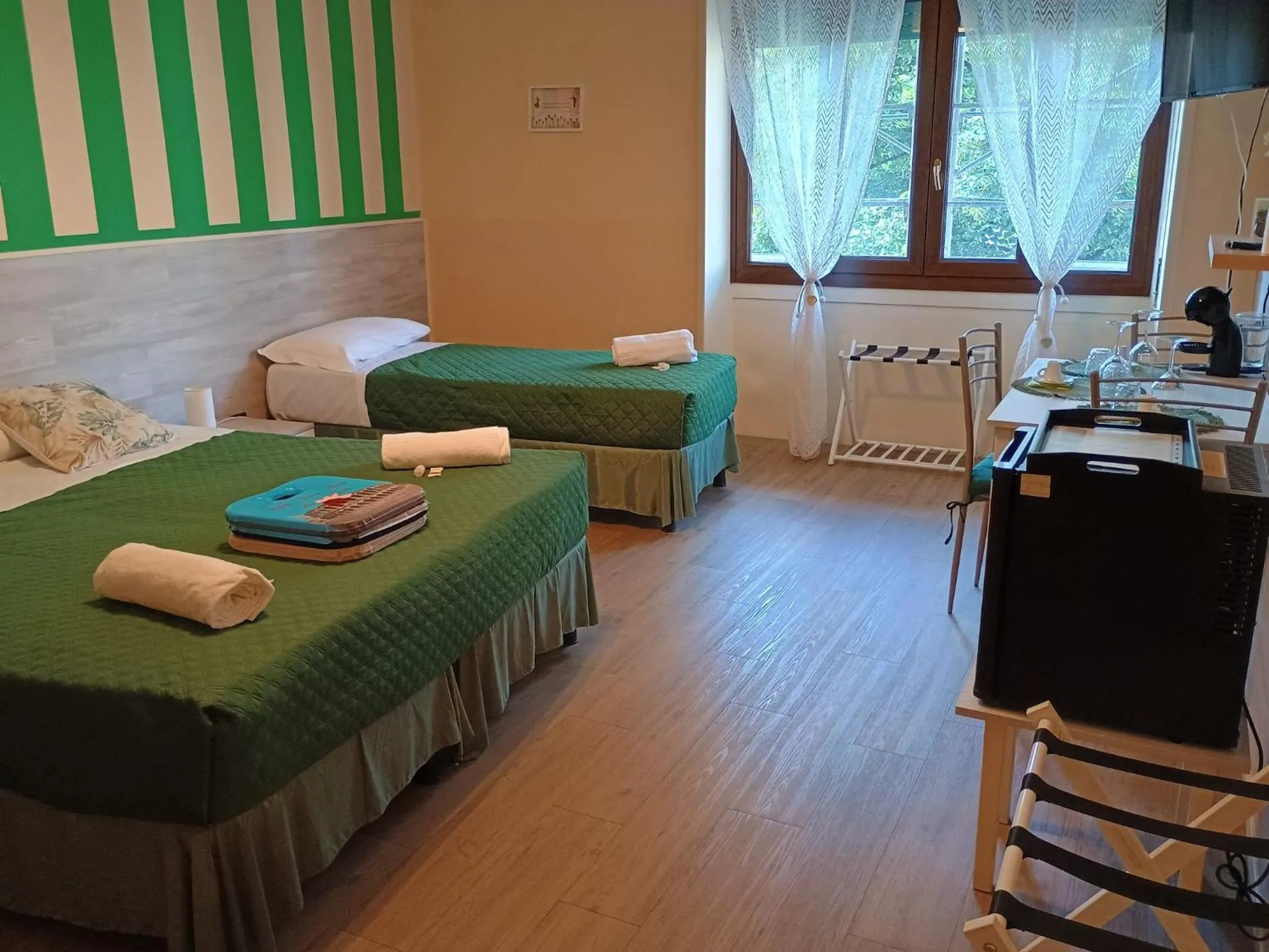 Bedroom, Bed in Opera et Love