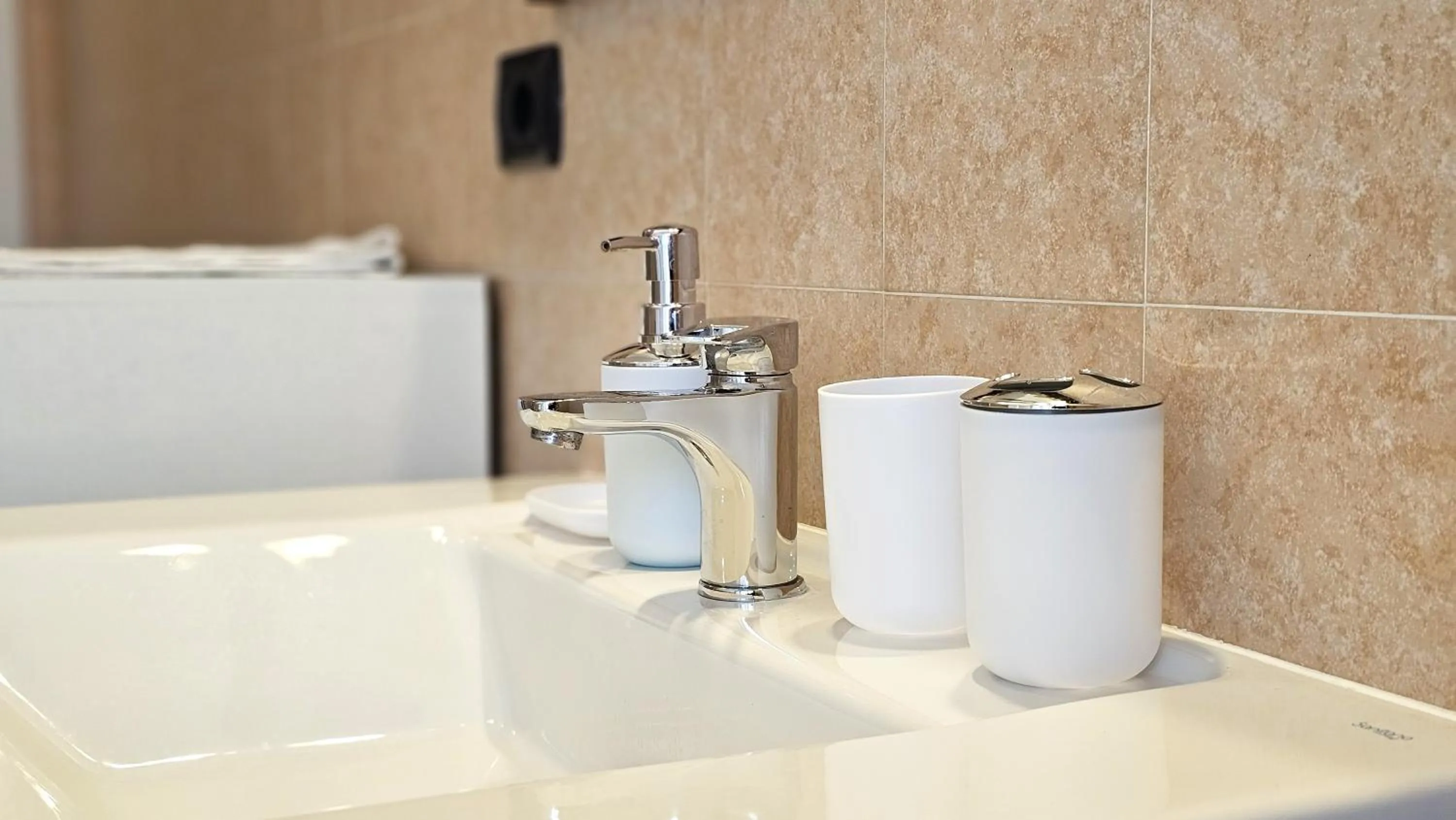 Bathroom in Opera et Love