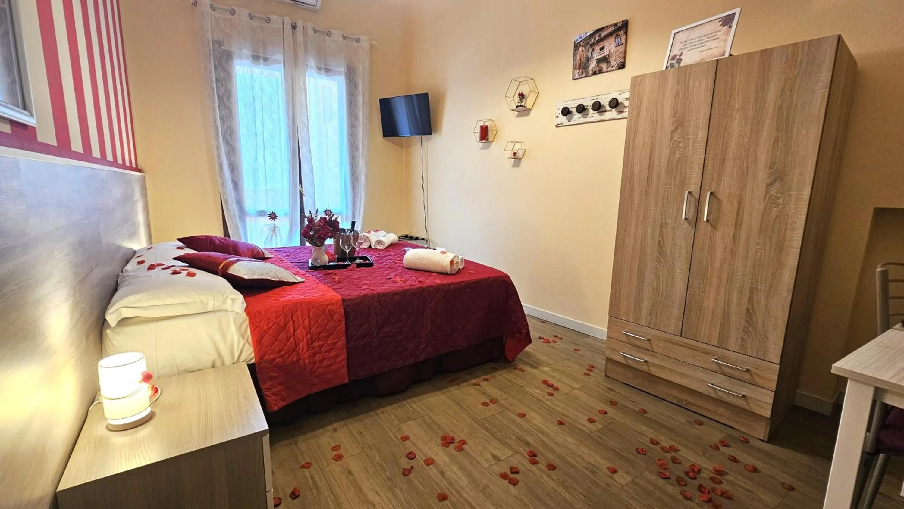 Bed in Opera et Love