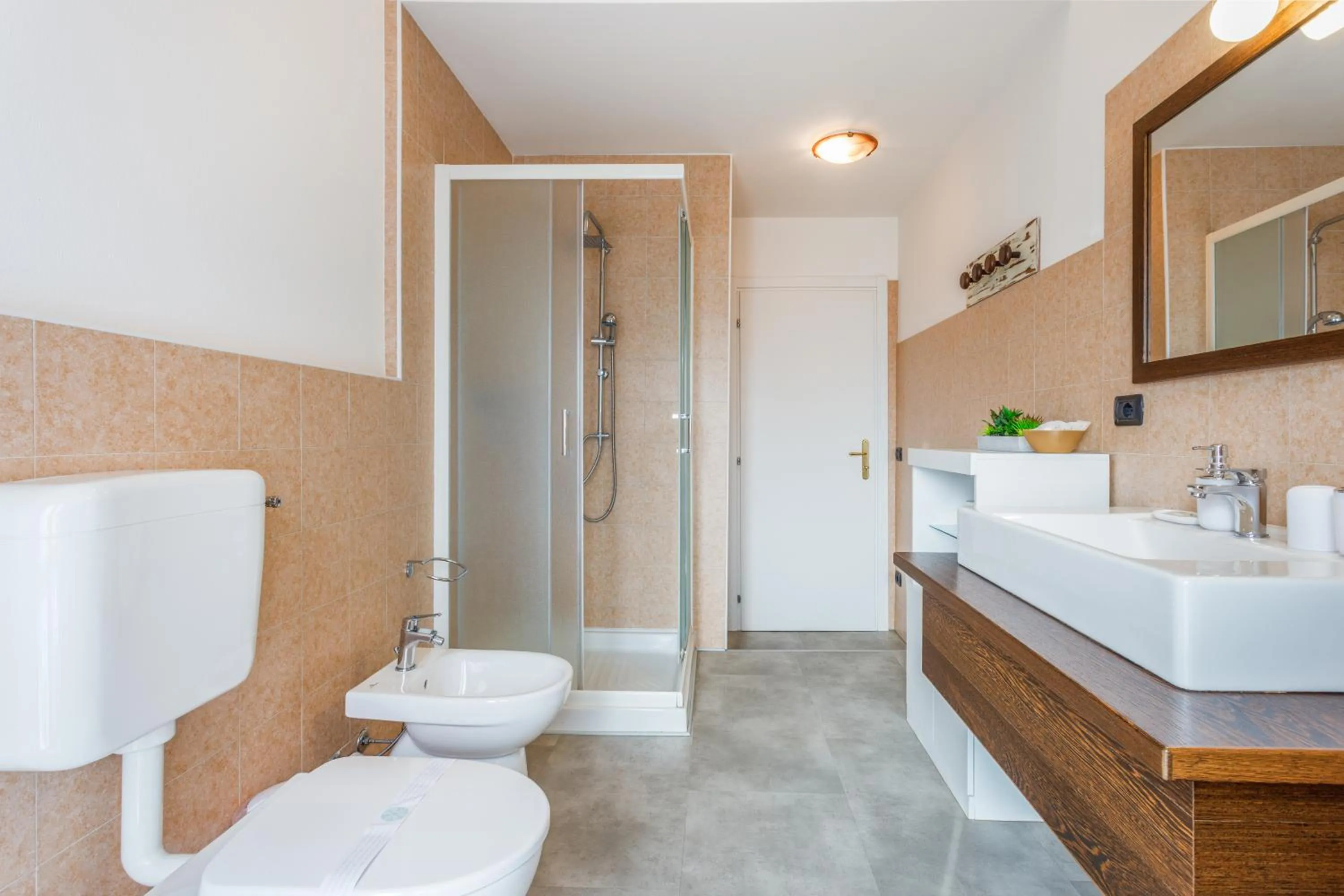 OPERA et LOVE - 200m dall'Arena con convenzione per Parcheggio e Colazione in pasticceria adiacente