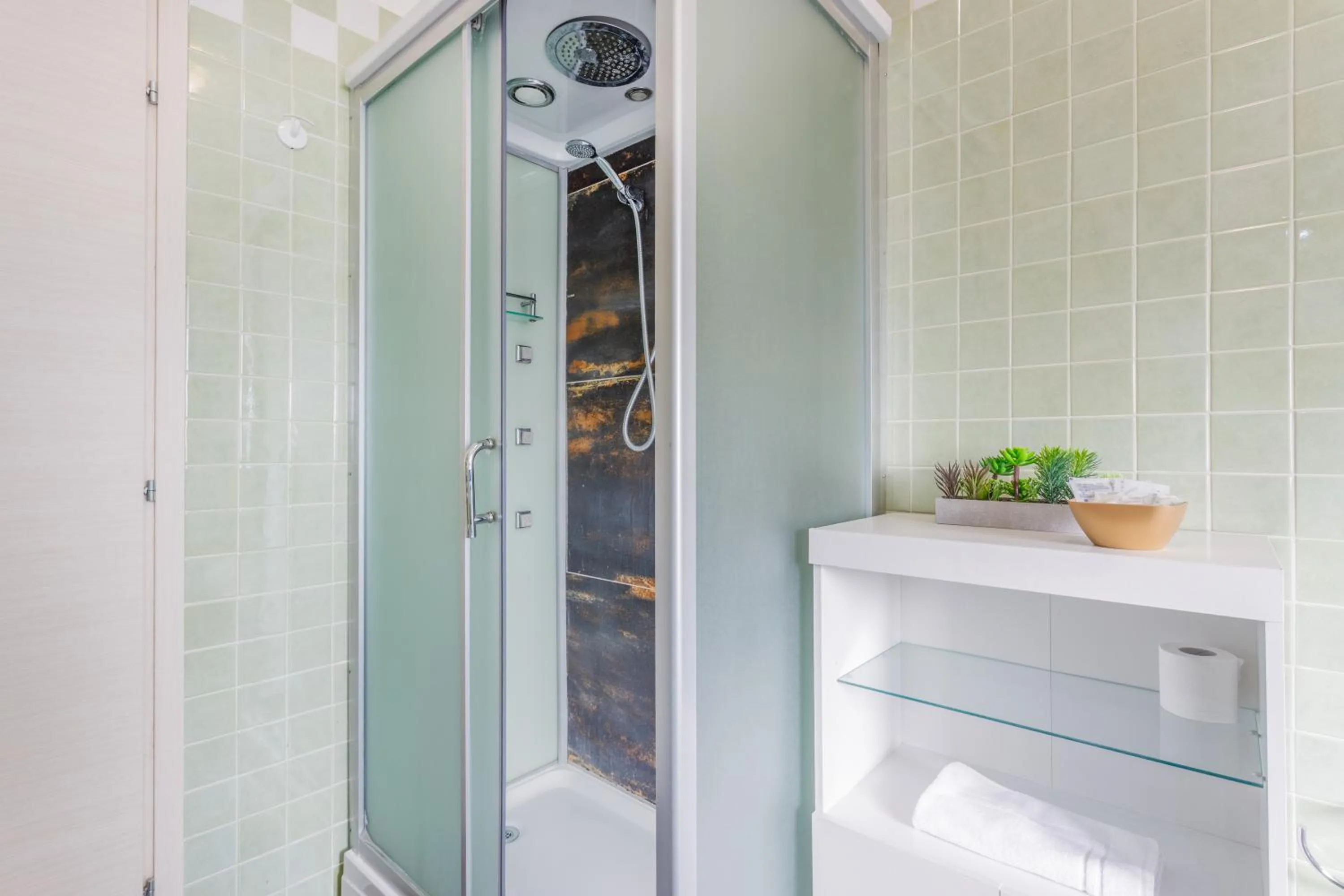 OPERA et LOVE - 200m dall'Arena con convenzione per Parcheggio e Colazione in pasticceria adiacente